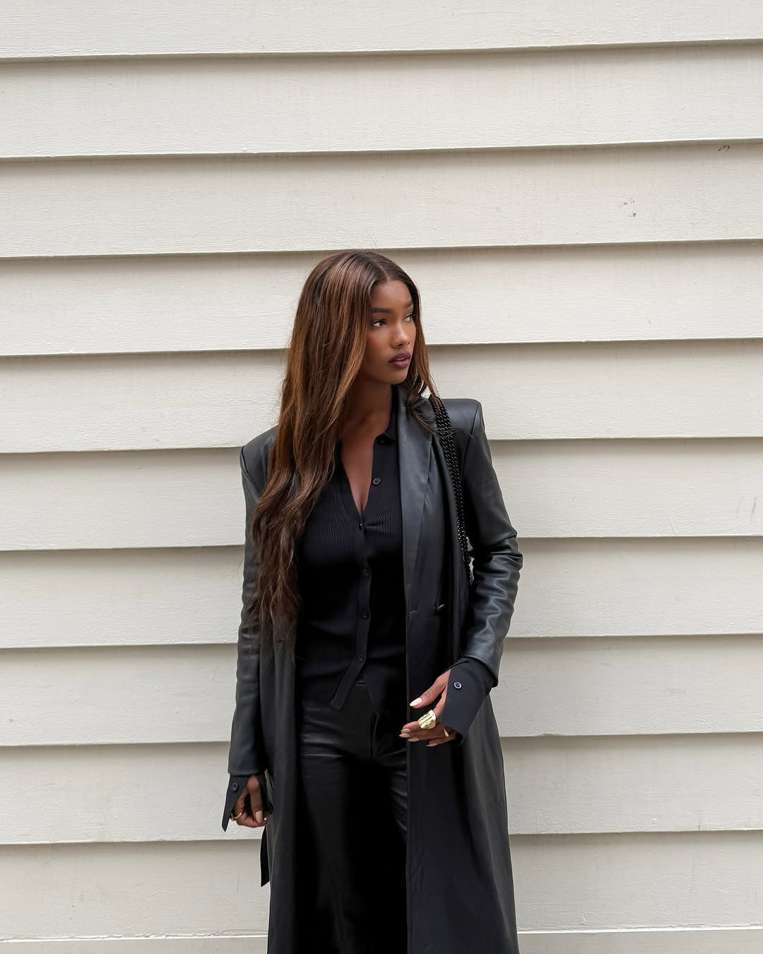  Feeling like a total boss in this all black look😍. The leather coat is literally the star of show.

Linking similar pieces to recreate the look✨ 

#leatherjacket #chic #fashioninspo #OOTD #blackoutfit #chicstyle #trenchcoat #blackcoat #blackpants #fashionfavorites #outfitInspo

 

#LTKStyleTip