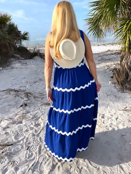 Blue and white maxi dress

Love this dress. Wearing a large and fits true to size. It comes in multiple colors. Perfect for summer vacation or as a wedding guest dress.




#LTKFindsUnder100 #LTKWedding #LTKFindsUnder50