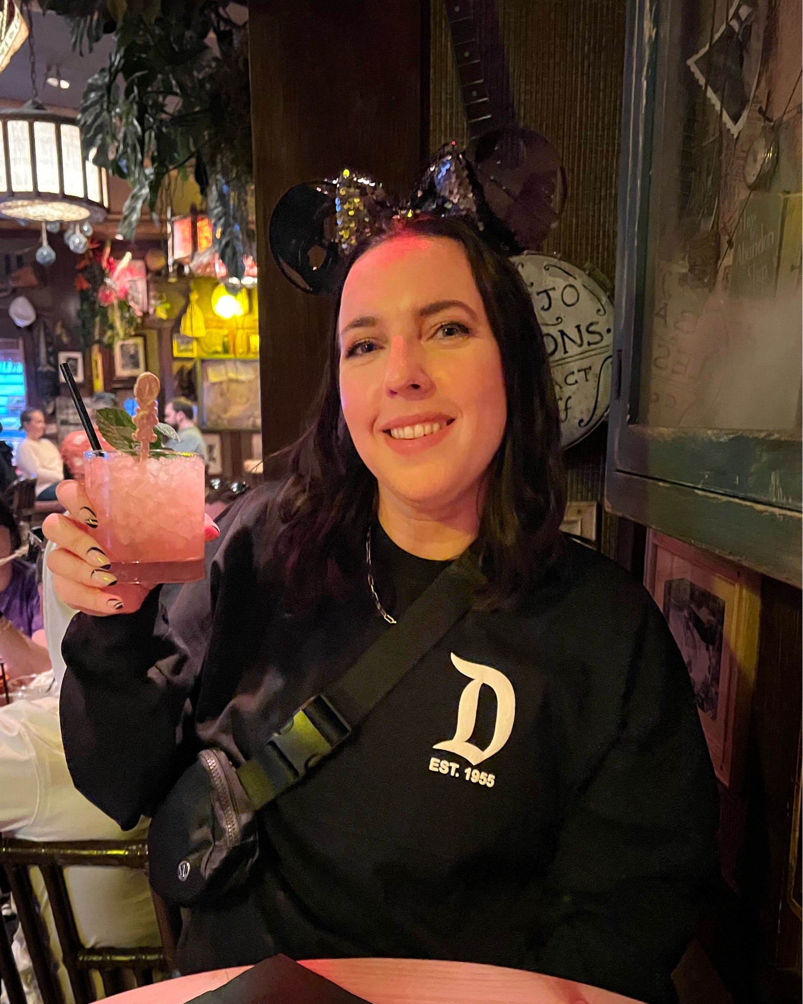 What to wear to Disneyland / theme park outfit / spring break outfit / Disney ears / Star Wars 

#LTKfindsunder50 #LTKstyletip #LTKitbag