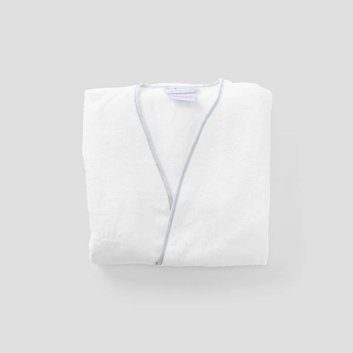 100% Organic Cotton Women's Short Robe in Grey on White. Weezie | Weezie Towels