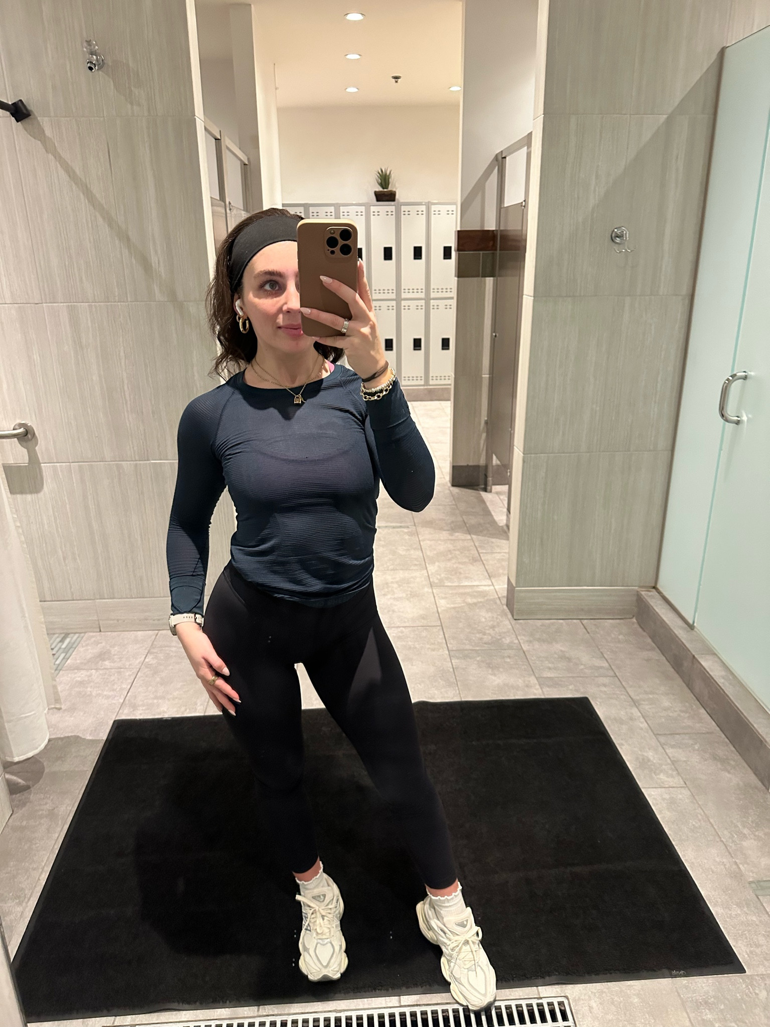 workout ootd!
top- 4
leggings- 4
shoes- 6 

#LTKGiftGuide #LTKFitness #LTKActive