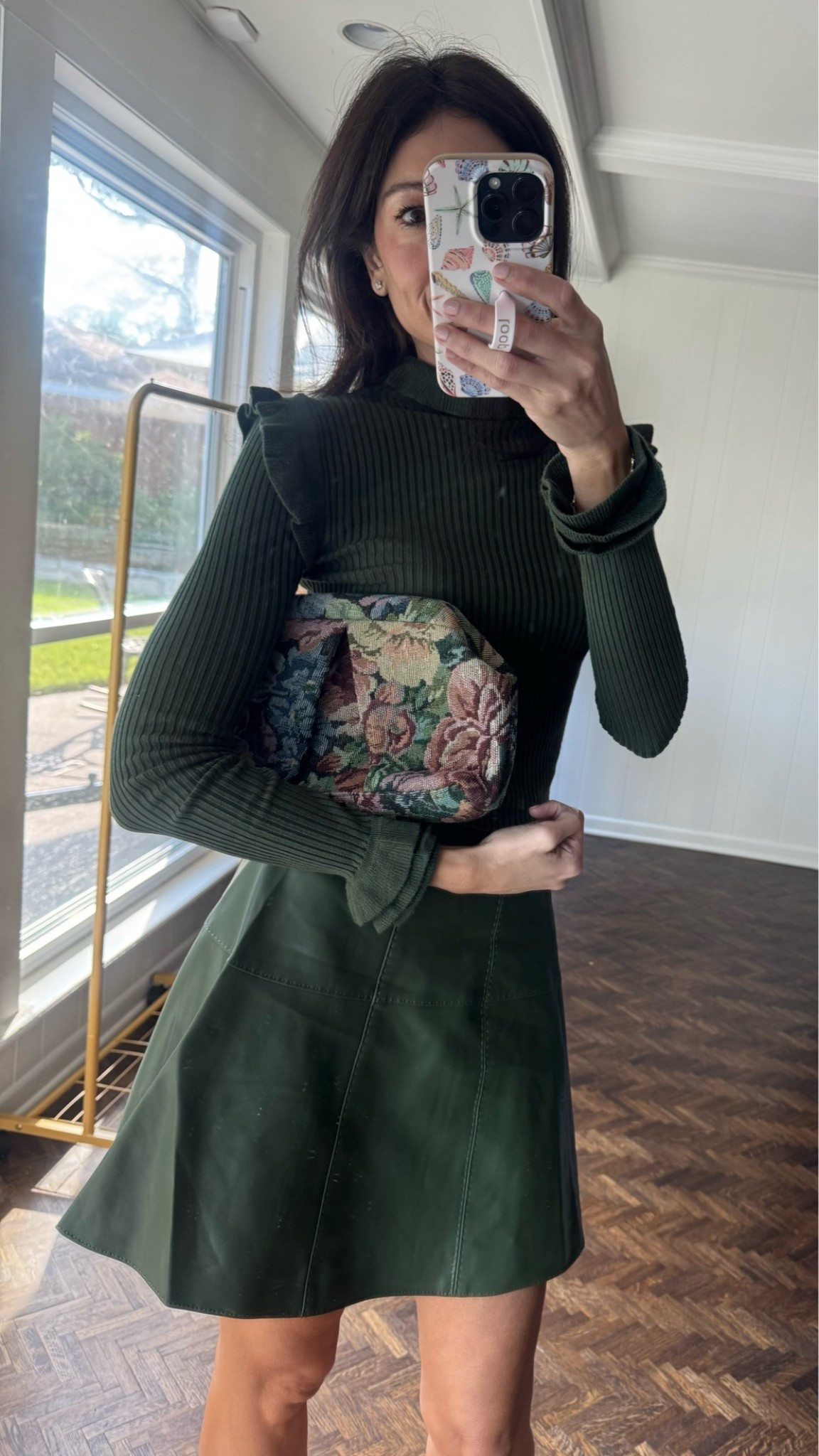 Loving this @Marie Oliver outfit! And added this fun clutch!