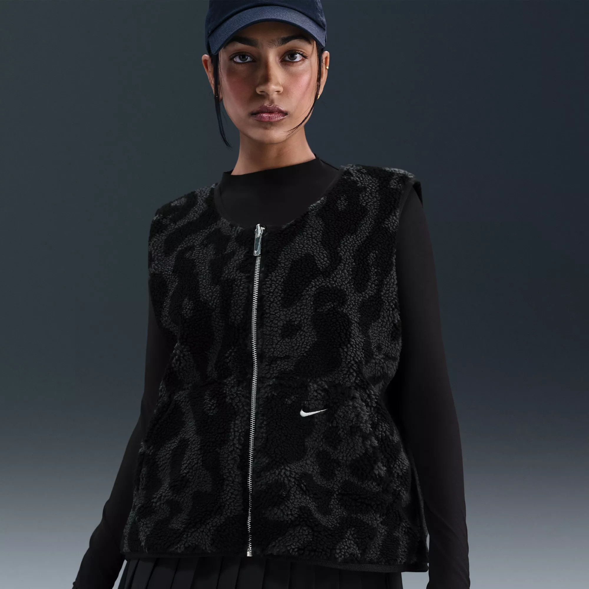 Nike Women's Sportswear High-Pile Fleece Vest, XL, Black | DICK'S Sporting Goods