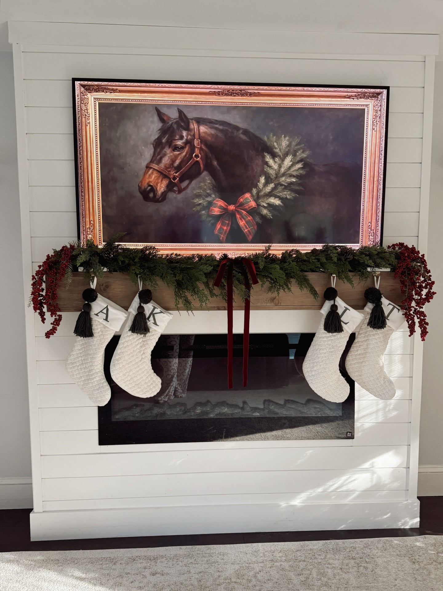 Not to be dramatic.. but these viral red berry stems look amazing in every room of the house 😍♥️🍇

Comment BERRY for the links to shop to be sent to your DM’s 🔗 

#christmas #christmasdecor #classicchristmas #RLchristmas