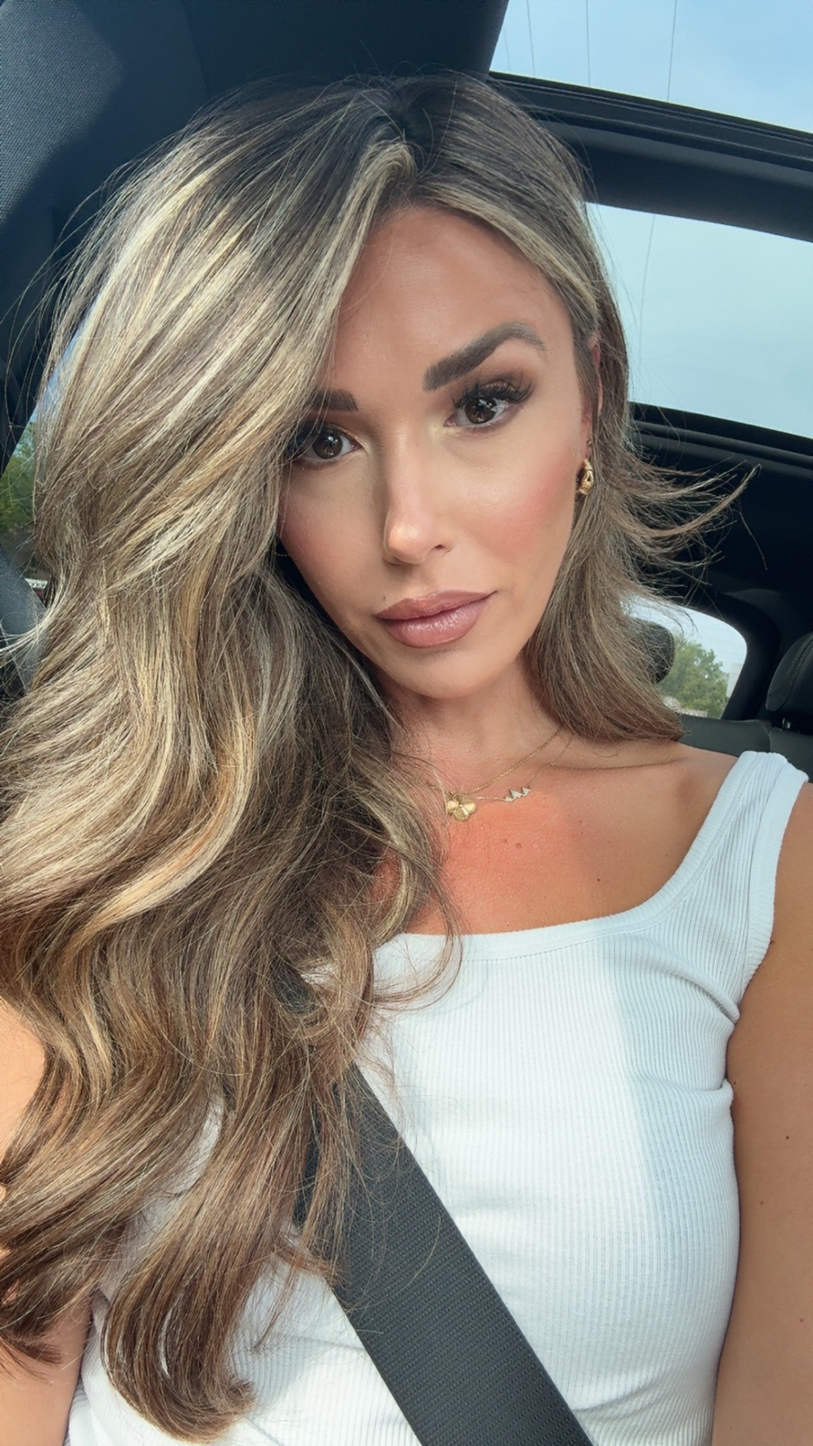 Fall bronzey makeup 

#LTKBeauty #LTKStyleTip #LTKSeasonal