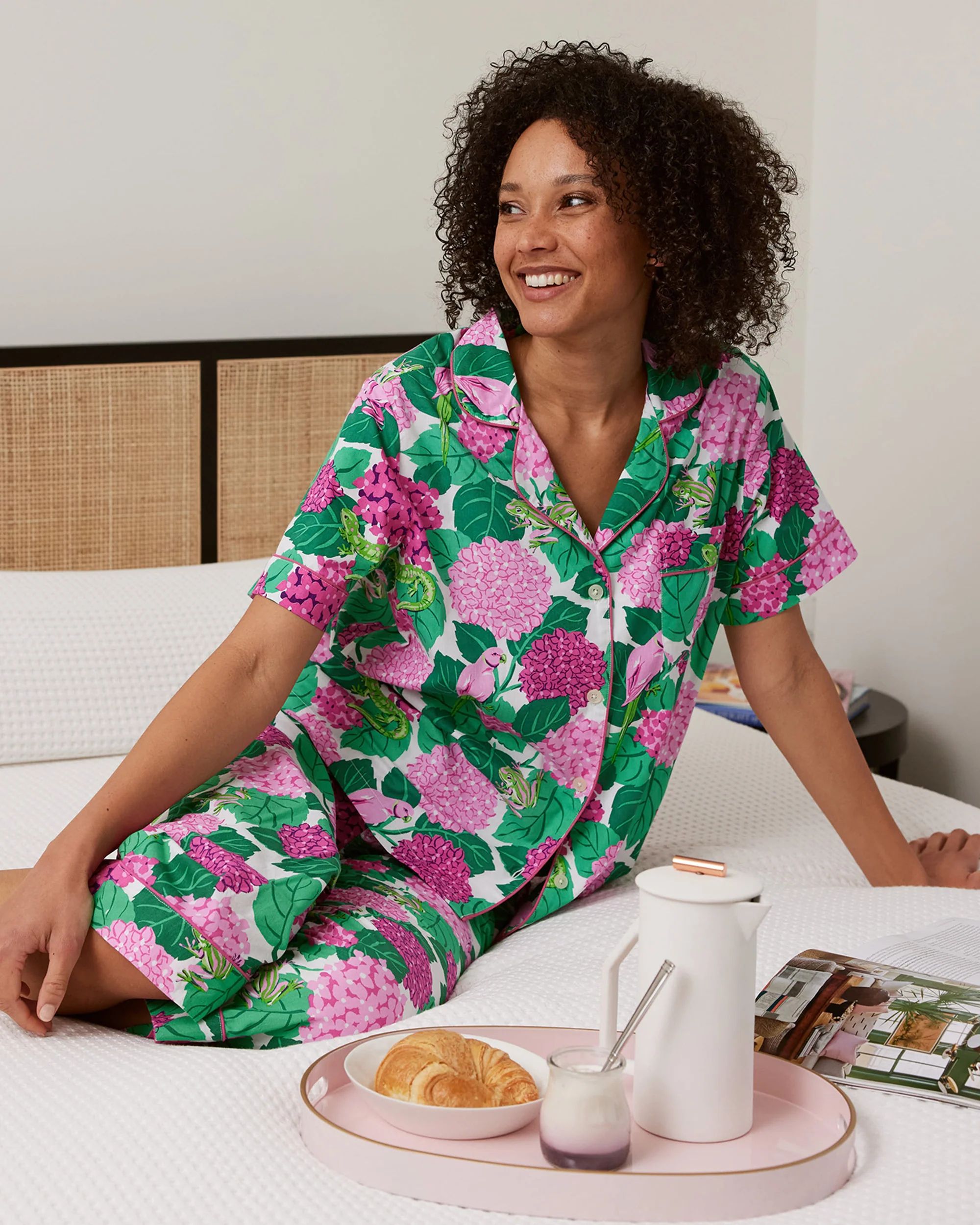 Secret Garden - Short Sleeve Top &amp; Cropped Pajama Pants Set - Pink Hydrangea | Printfresh