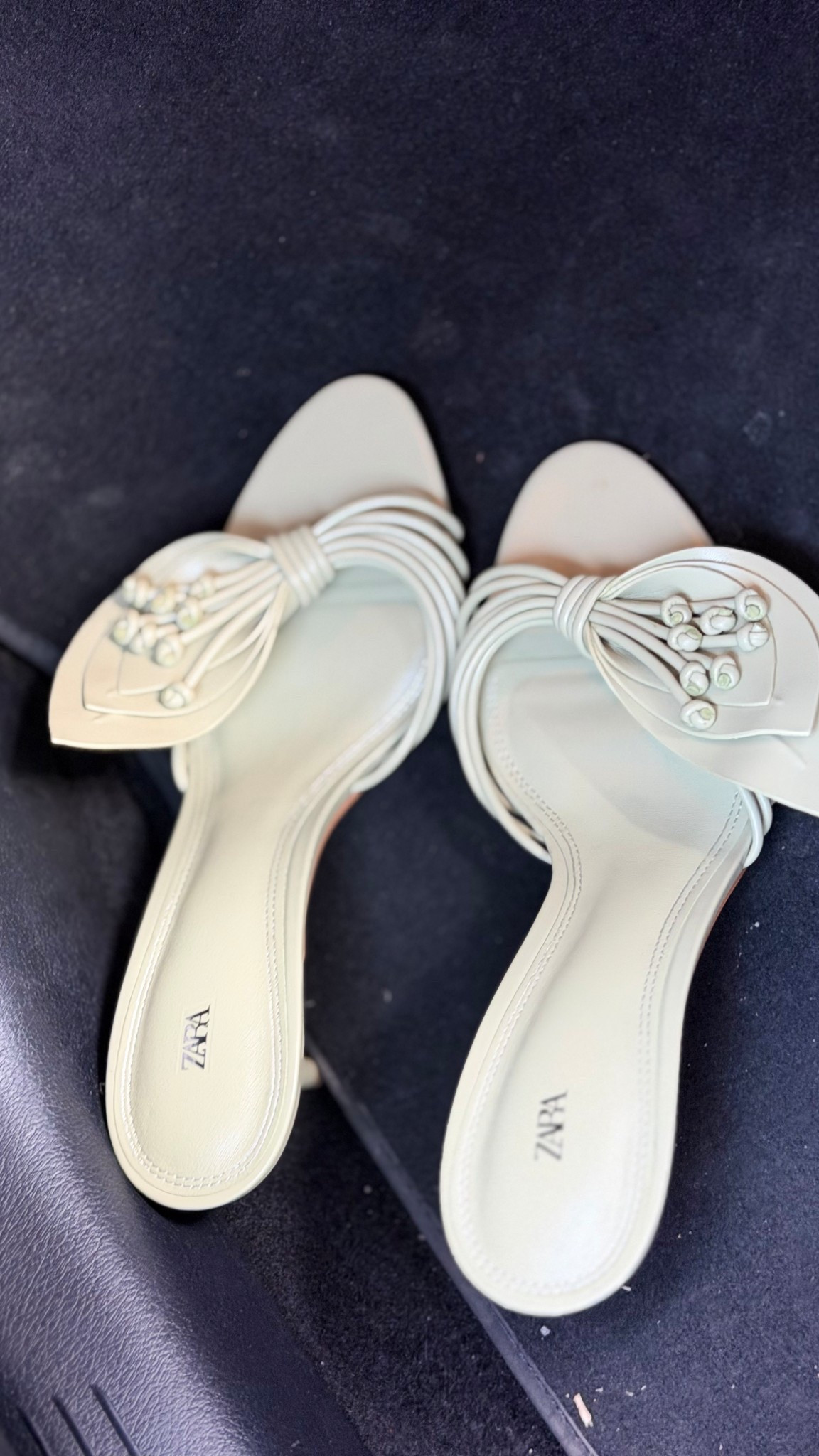 Shoes of the day. #ltkfind
This pair from Zara which is old, found a similar design 

See link

#LTKspring #LTKshoes