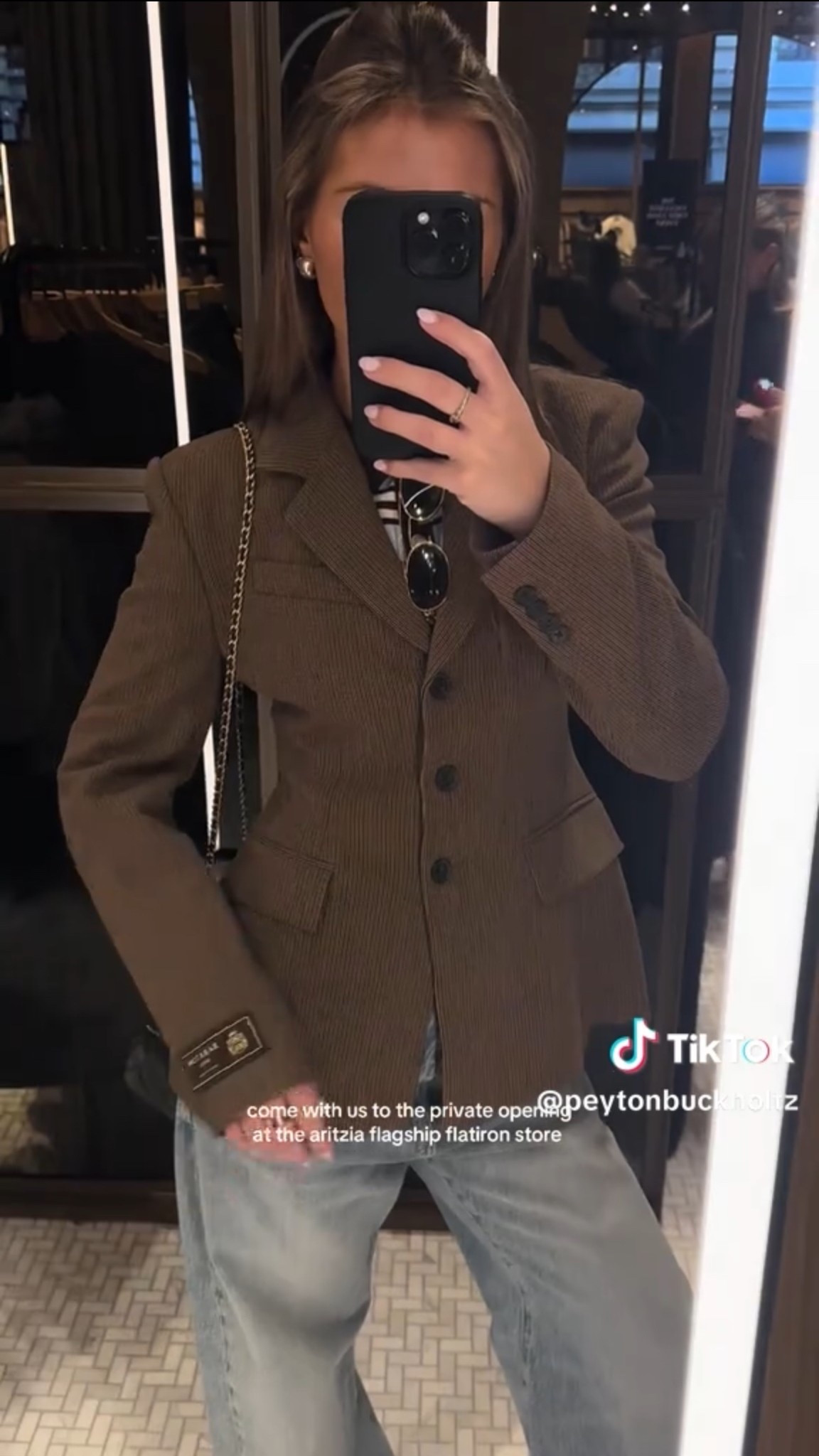 Fitted blazer can be worn  so many ways - dress up or down 🤍

#LTKStyleTip #LTKSeasonal