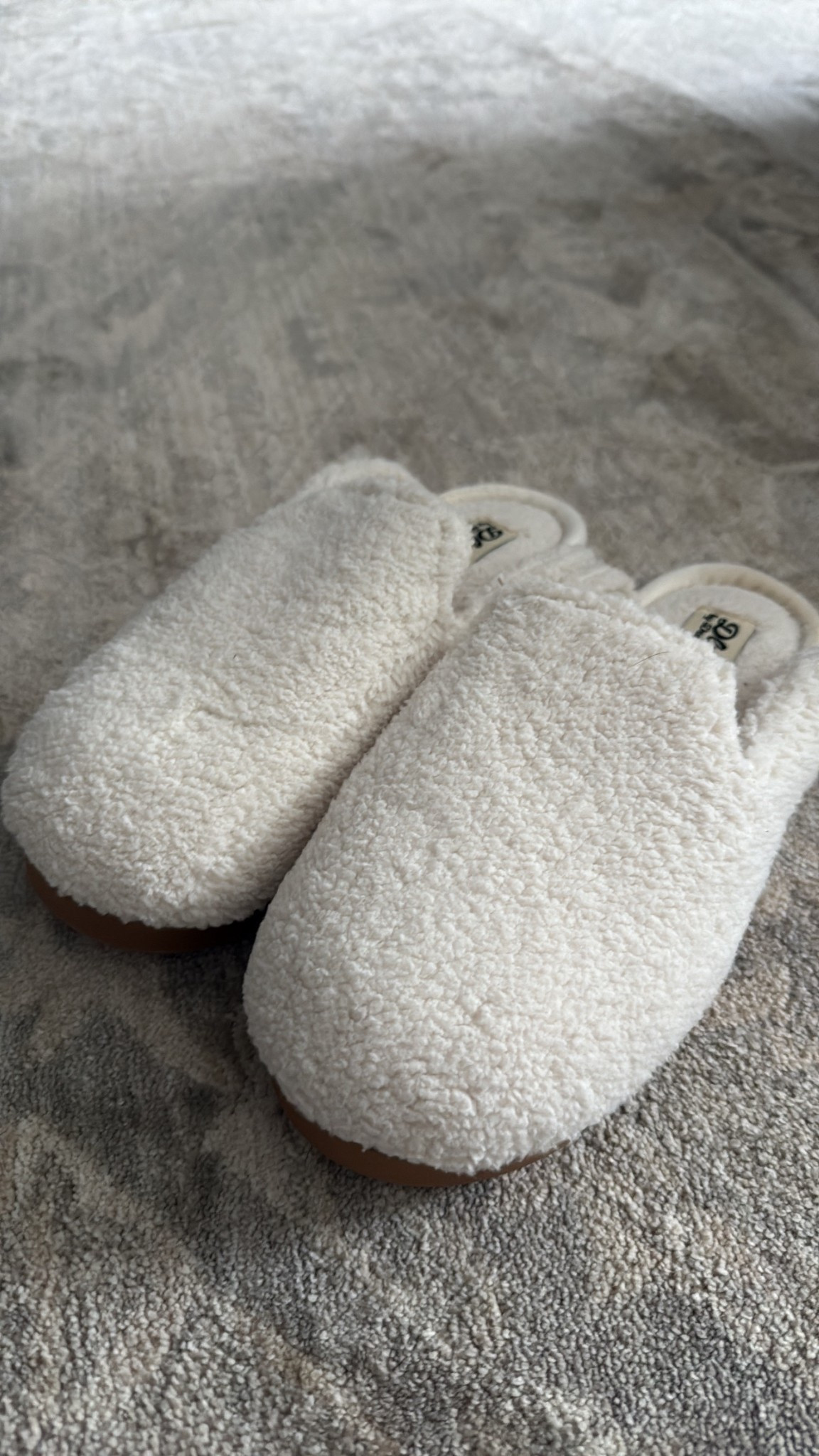 Cozy slippers under $30! 

Target  

#LTKFindsUnder50 #LTKGiftGuide #LTKHoliday