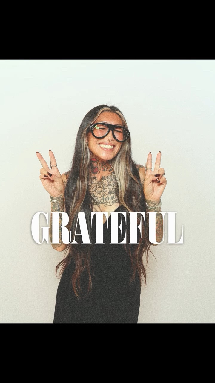✨30k✨ What the heck?! 
Who would have thought that what started as a way to help encourage a dear friend in grief to “get up and get dressed because you’re worth it”, it would turn into this. Who am I kidding? We were really helping each other in grief. I’m am incredibly grateful to all of my family and friends who have continuously encouraged me to do this (especially when I’ve wanted to stop), for reposting and sharing my posts daily, checking in and asking what “Today’s outfit” was. I am in absolute disbelief of what this has turned into. And a massive thank you to the brands who have trusted me and offered me the opportunity to share about their goods. I am beyond appreciative for all of the opportunities I’ve been given. I’m also extremely excited for the brands I’m currently in the works with. 

Thank you all so very much for your kind words, messages, and emojis. Thank you for sharing a bit about yourselves with me so that I could show up and be your cheerleader. Thank you for spending a minute of your day with me. 

I know life can get busy and sometimes we can get lost in the shuffle of things. I lost myself for quite some time. 
What I’ve learned is that every now and again we need a little reminder to show up for ourselves, to rediscover who we are, and to not give into the negative noise.

YOU are: 
•worth the effort
•lovely
•deserving
•and pretty friggin cool. 

With that said, please check out these 30 accounts who have continuously been my reminder, encouragement, and support. 

I am truly, truly humbled and filled with immense gratitude. 

Xx,
Emily