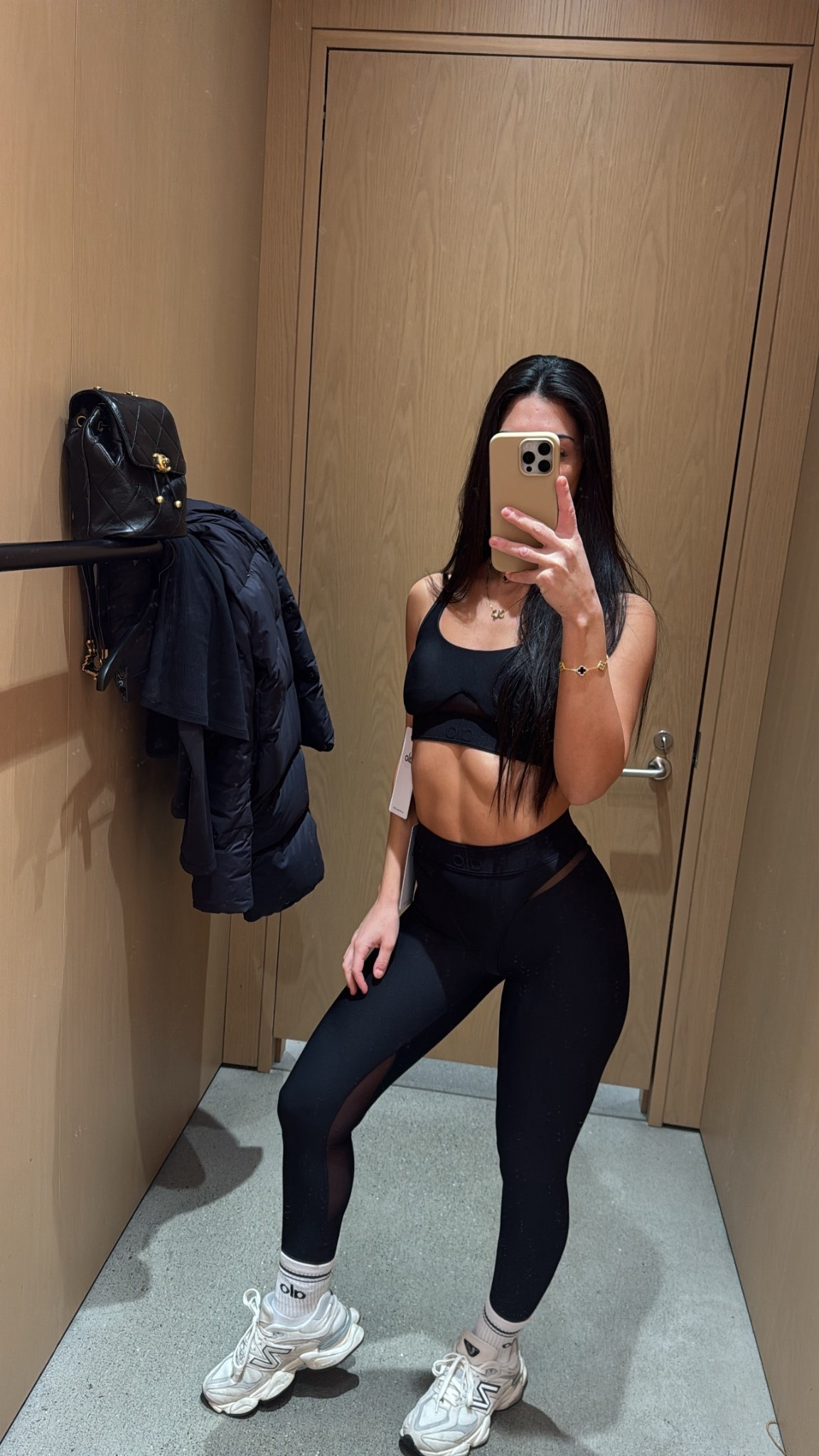 ALO 🖤

#LTKgiftguide #LTKfitness #LTKstyletip