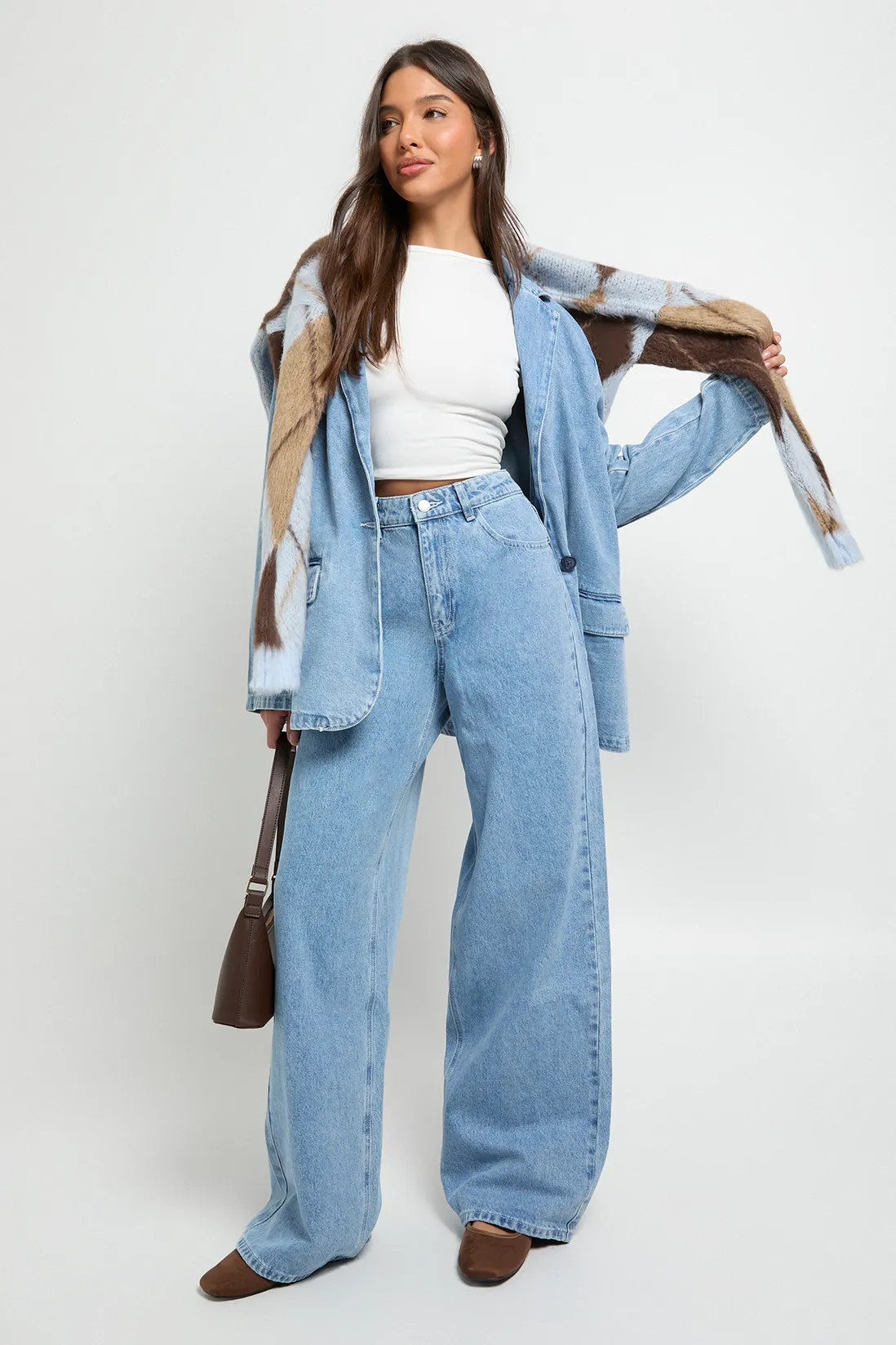 Mid Waist Loose Fit Wide Leg Jean | Boohoo.com (UK & IE)
