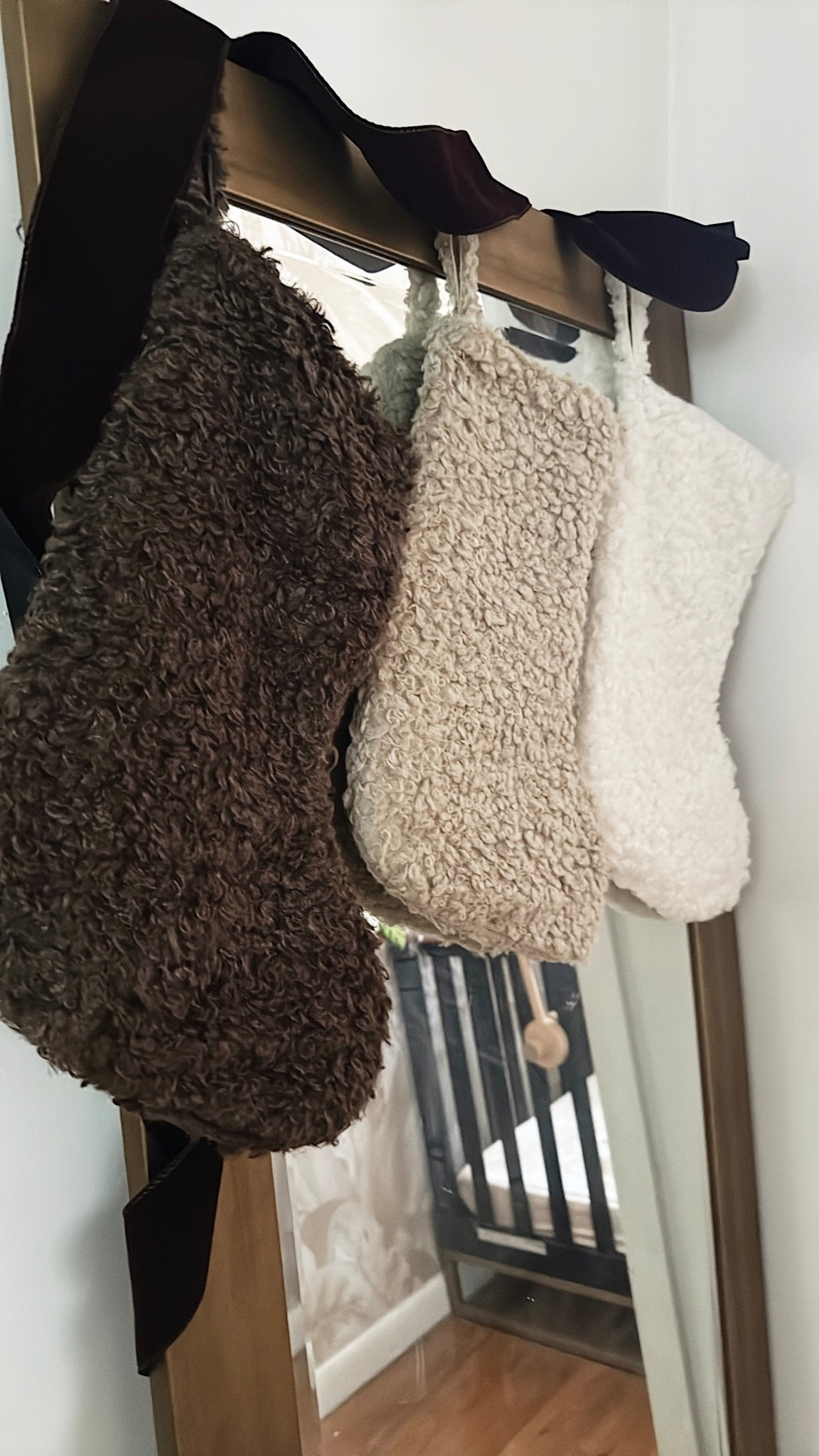 Christmas decor loading….. 

#LTKHome #LTKHoliday