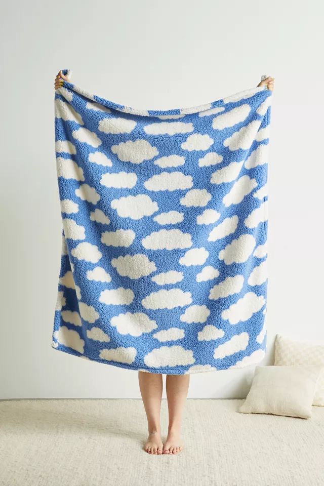 Cloud Sherpa Fleece Throw Blanket | Urban Outfitters (US and RoW)