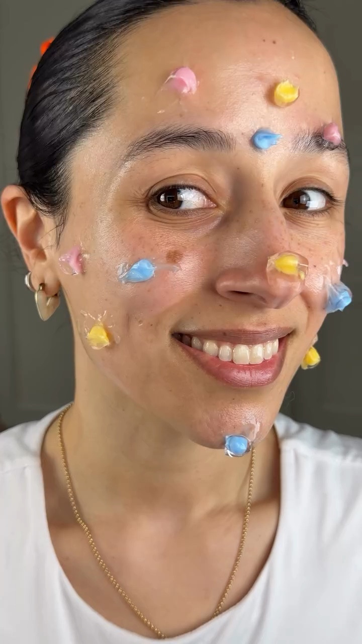 Hydration, glow and that smooth glass skin finish in every drop 🤍

Comment Link 🔗  and I will send it to you! 

💙 Hyaluronic Capsule Cream 
🩷 PDRN Collagen Capsule Cream
💛Vitamin C Capsule Cream 

@medicube_global_official 

#medicube #capsulecream #medicubeskincare