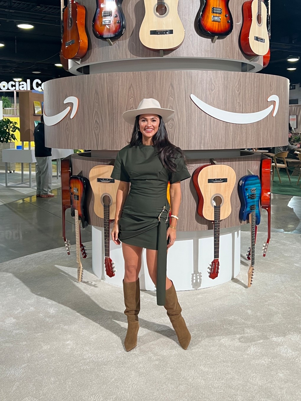 Western Chic Winter Outfit  

#LTKSeasonal #LTKHoliday #LTKgrwm