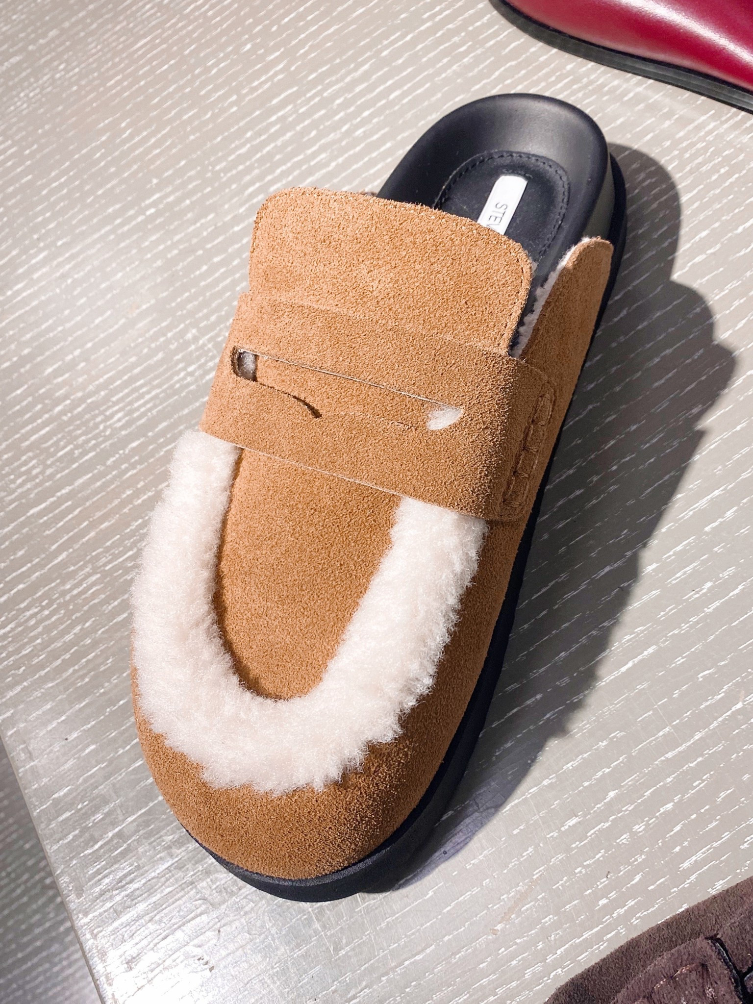 Under $100! Faux fur trim mile
Winter shoe 



#LTKFindsUnder100 #LTKSeasonal