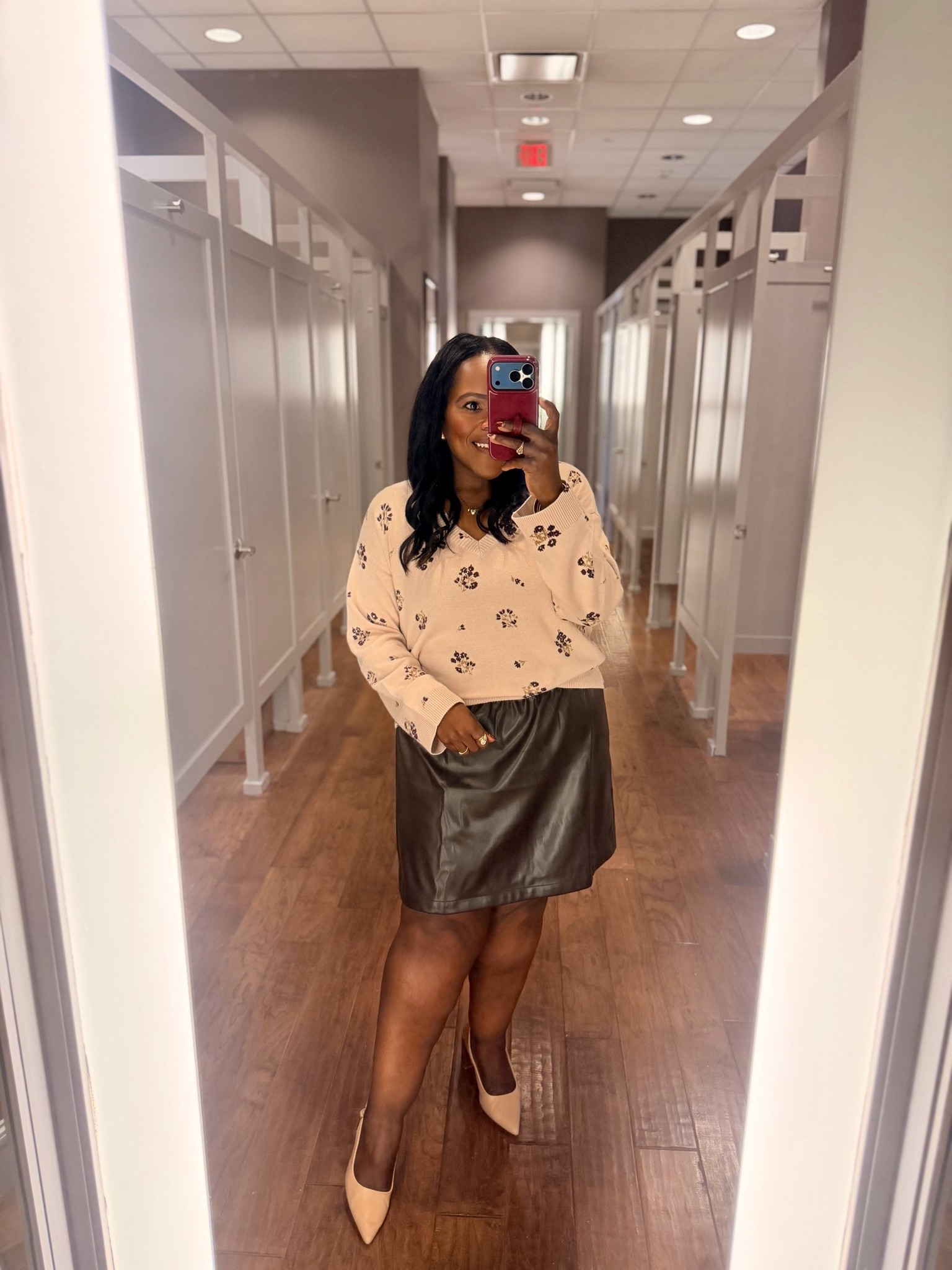 Popped into loft on my lunch break and found so many chic Fall outfits!! Loving this faux leather skirt with the elastic waist. Feel free to size down one! I’m in the large but could have taken the medium. 

#loveloft #fauxleatherskirt #sweaterweather

#LTKSaleAlert #LTKMidsize #LTKPetite