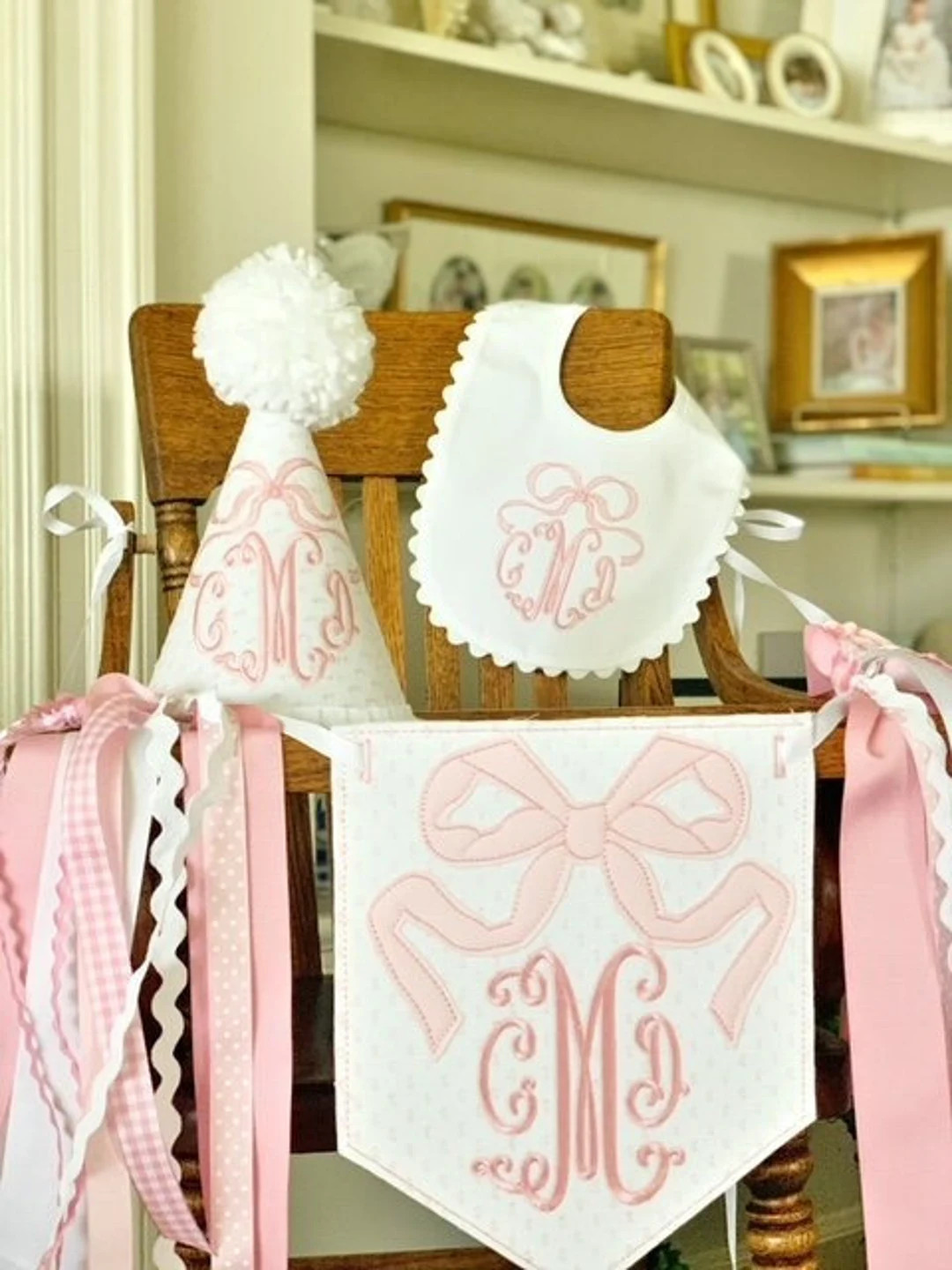 Pink Swiss Vintage Bow Highchair Pendant, Birthday Hat and Bib - Etsy | Etsy (US)