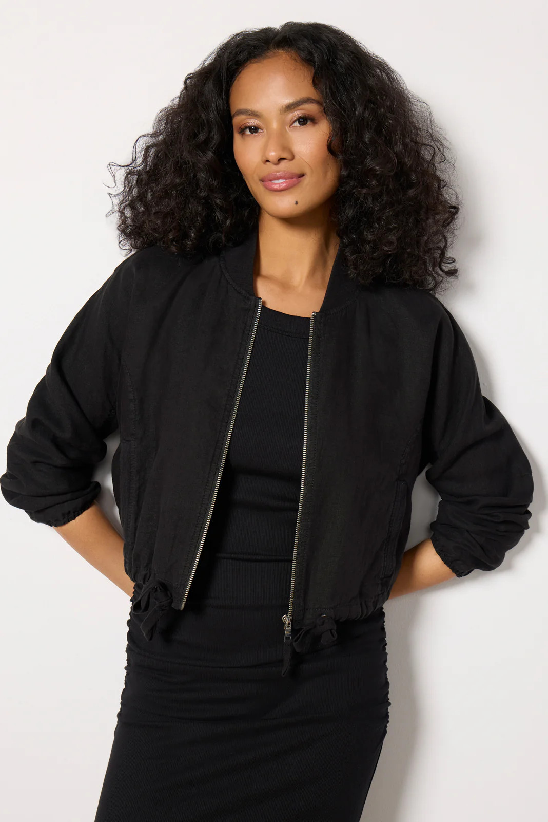 EVEREVE Women's Noa Relaxed Linen Bomber Jacket, Size XS, Black | Evereve