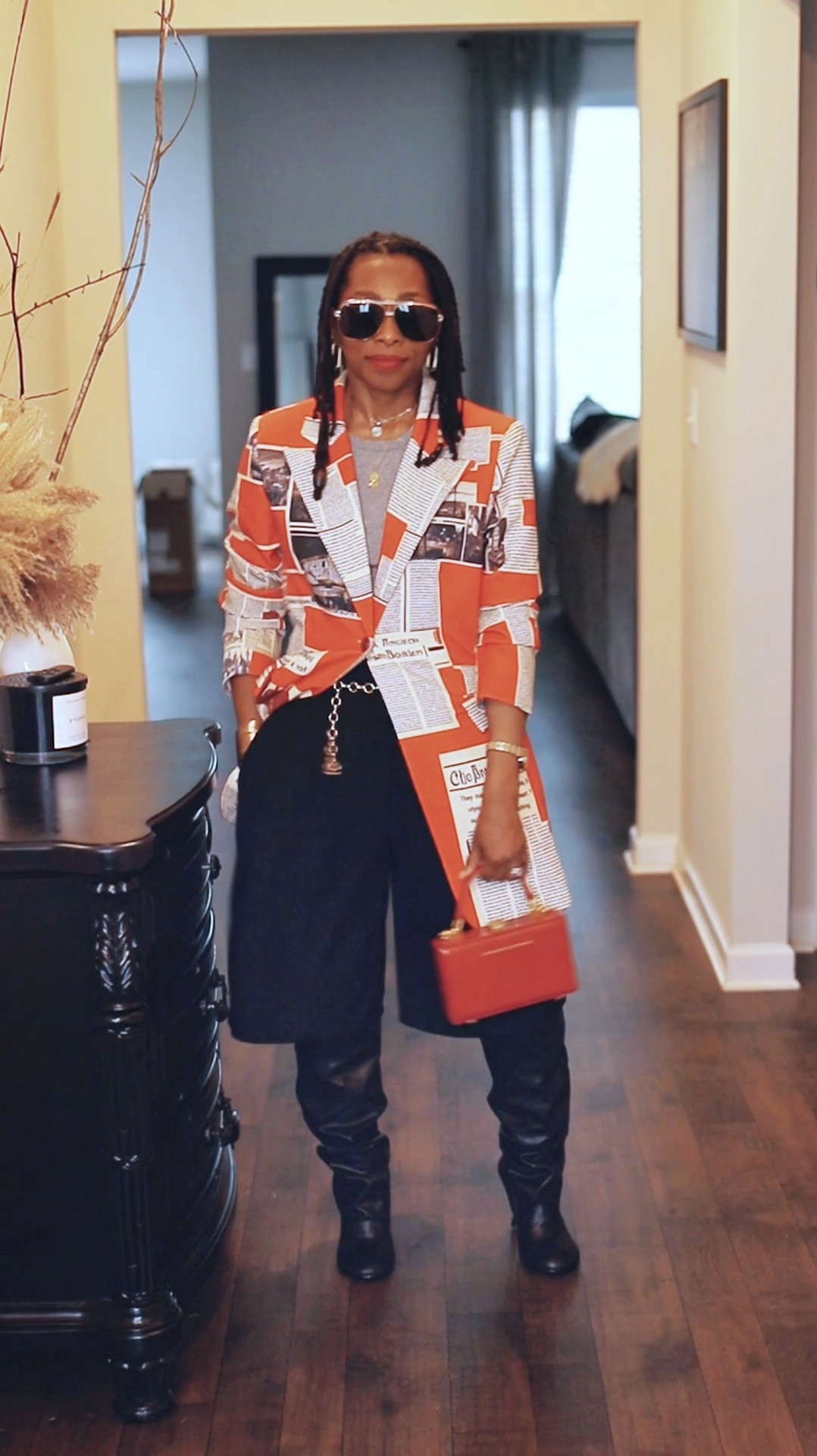 The blazer as an accessory

Blazer: StyleWe
Shorts: Cos
Boots: Jeffrey Campbell
Sunnies: Gucci via Walmart
Bag: Brandon Blackwood



#LTKStyleTip #LTKOver40 #LTKSeasonal