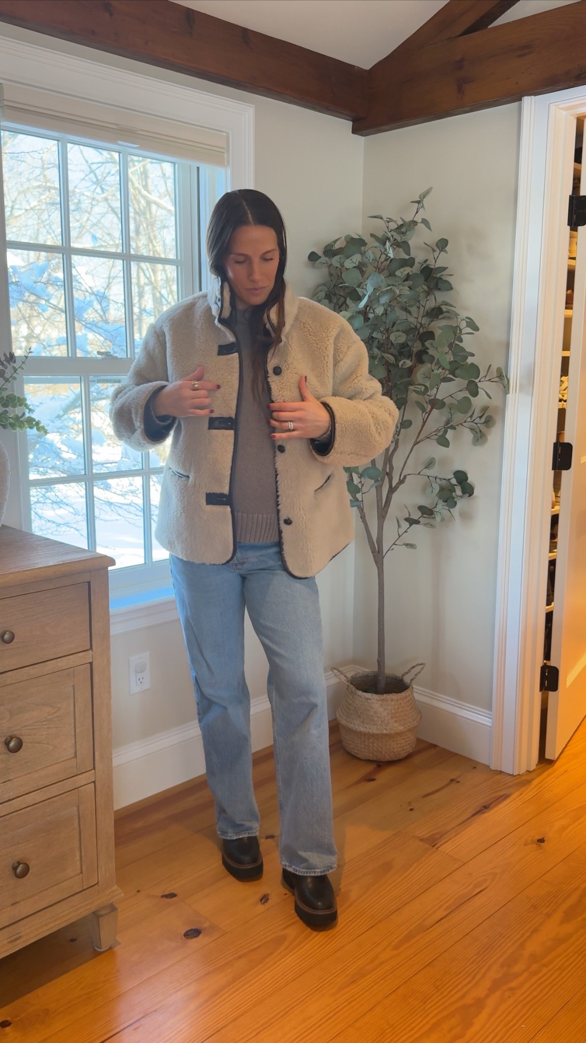 pregnancy friendly ootd
Wearing low rise baggy jeans from Abercrombie- linked similar! 