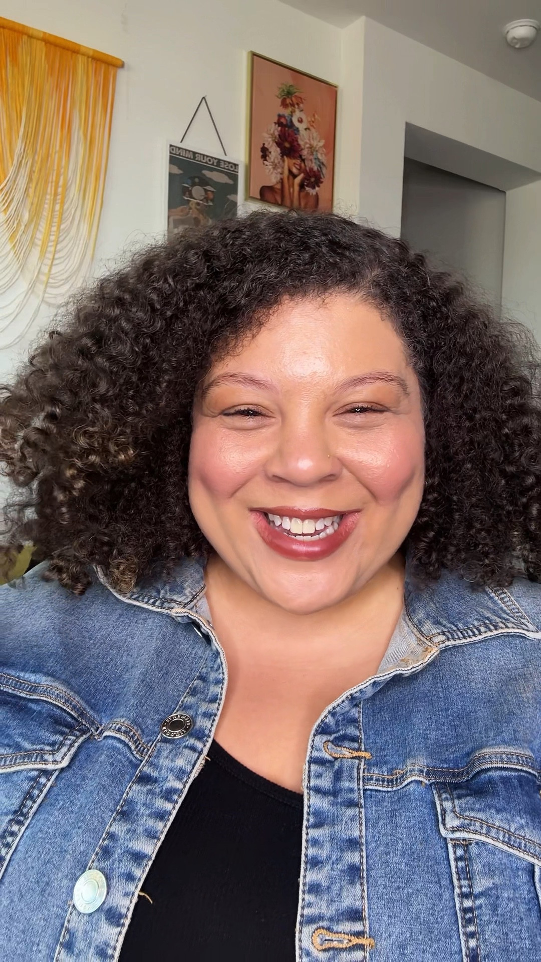 Happy wash day everyone! Especially my curly girls 📣📣📣 absolutely recommend all three of these products! Didn’t leave my hair dry or feeling stripped … luscious light curls and vibrant volume 🥰🥰