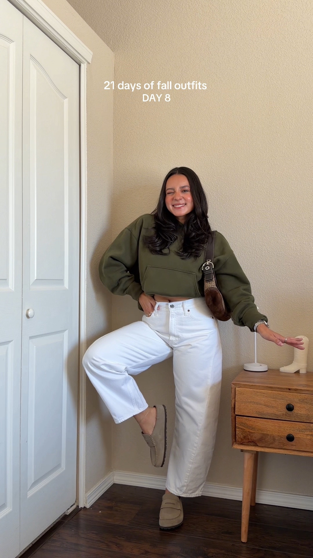 hoodie!+ jeans 🍁👖— wearing jeans in size 2/26s in curve love + hoodie in size small


#LTKSeasonal #LTKPetite #LTKSaleAlert