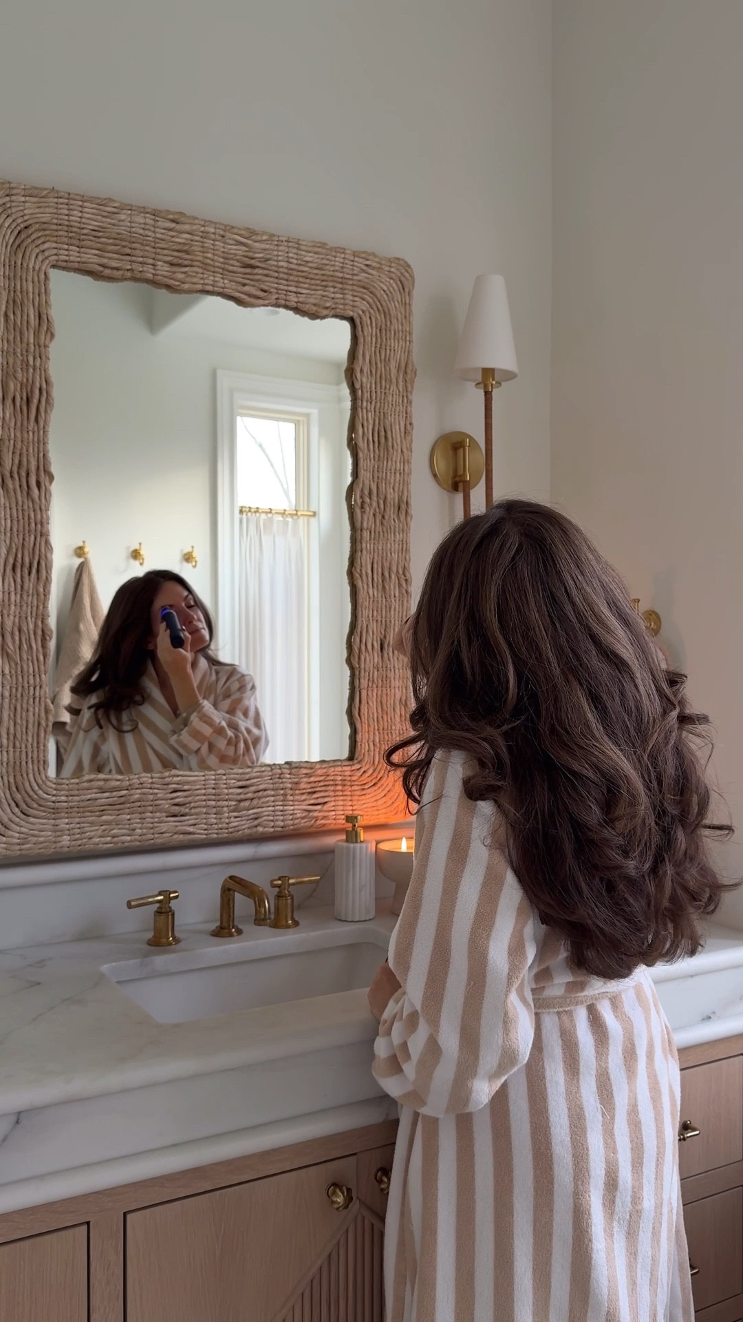 #ad I recently picked up the @therabody TheraFace Depuffing Wand at @target and I LOVE it! The “Cold” setting instantly helps reduce puffiness and revitalize tired-looking eyes, while the “Warm” setting feels amazing and promotes product absorption and lymphatic drainage. It’s like having your own personal spa at home!

Shop the TheraFace Depuffing Wand at Target!

@therabodybeauty #therabodypartner #TargetPartner #Target 

#LTKdayinmylife #LTKBeauty #LTKFindsUnder50