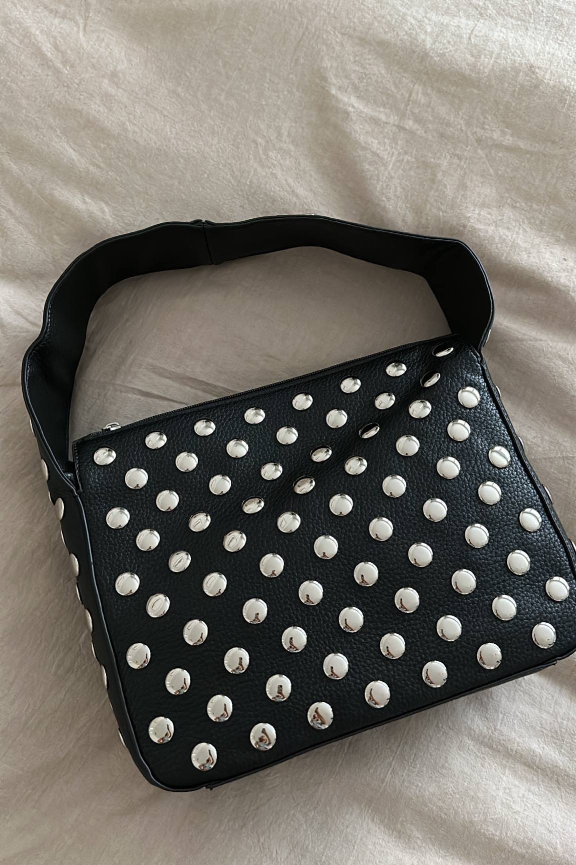 Amazon look for less handbag
Fall fashion find

#LTKSaleAlert #LTKItBag #LTKFindsUnder50