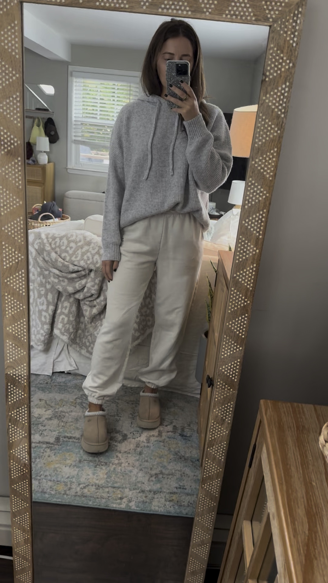 Alo pants are on sale!! 30% off with code MEMBER 

Size small in sweater & sweatpants 

#LTKFindsUnder100 #LTKFindsUnder50 #LTKSaleAlert