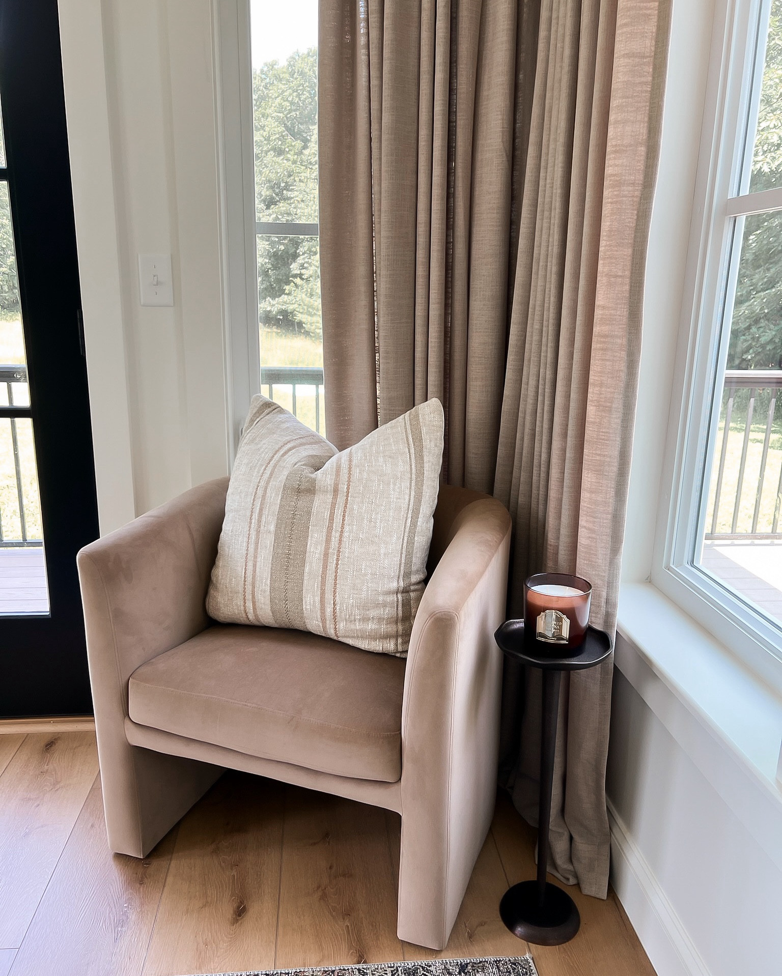 Sharing more target finds!

I am obsessed with this cozy little corner in our dining room!! 🫶🏻 Found this cute table stand at Target and it is absolute perfection!!

Swipe ➡️ to see the Deals of the Day! 

Irons & steamers are 30% off! Plus an AT&T deal if you use their prepaid platform!!🙂

#LTKSeasonal #LTKHome #LTKFindsUnder100