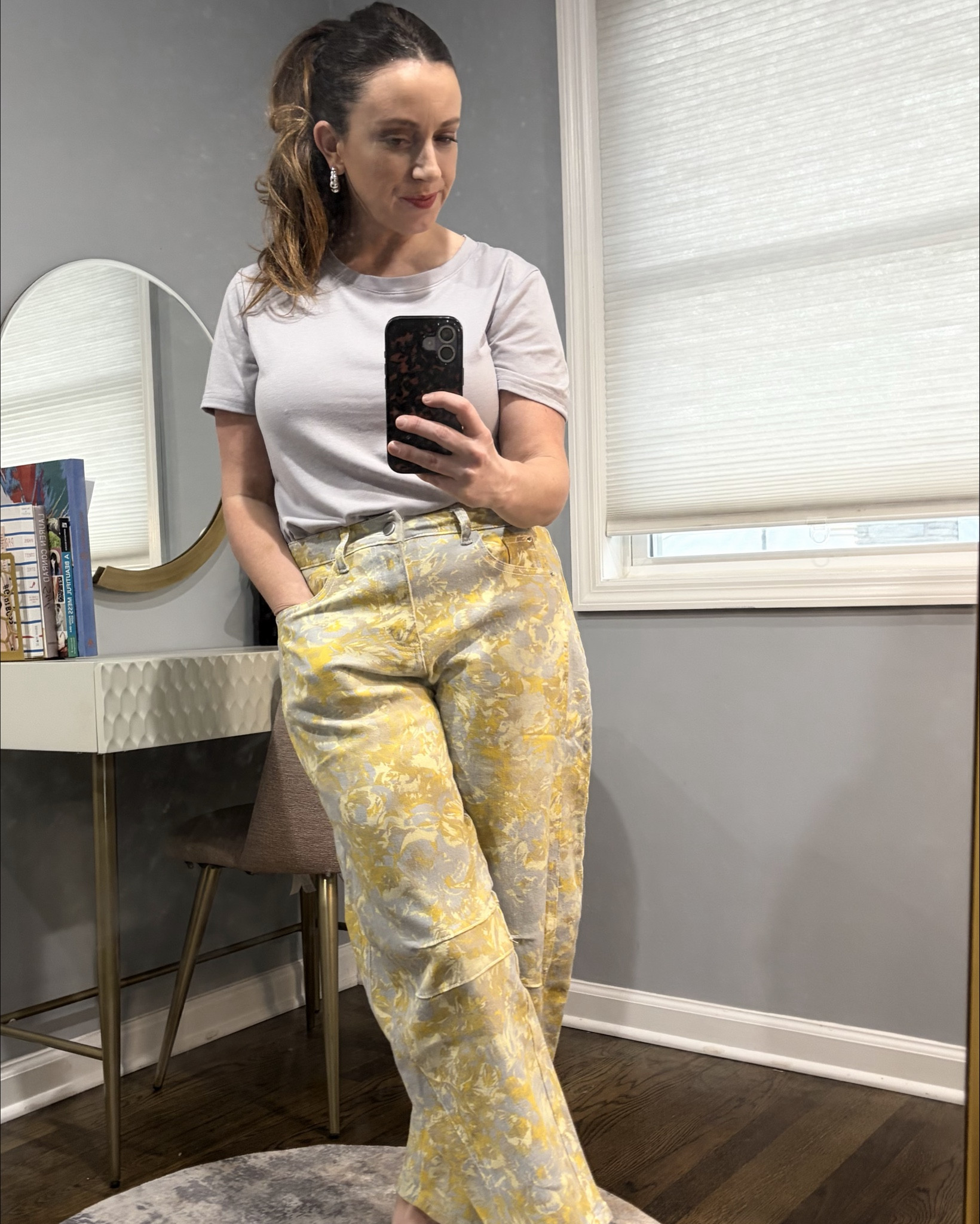 “Neutral top, bold pants = my current formula. Save or skip?”

#LTKdayinmylife #LTKOver40 #LTKootd