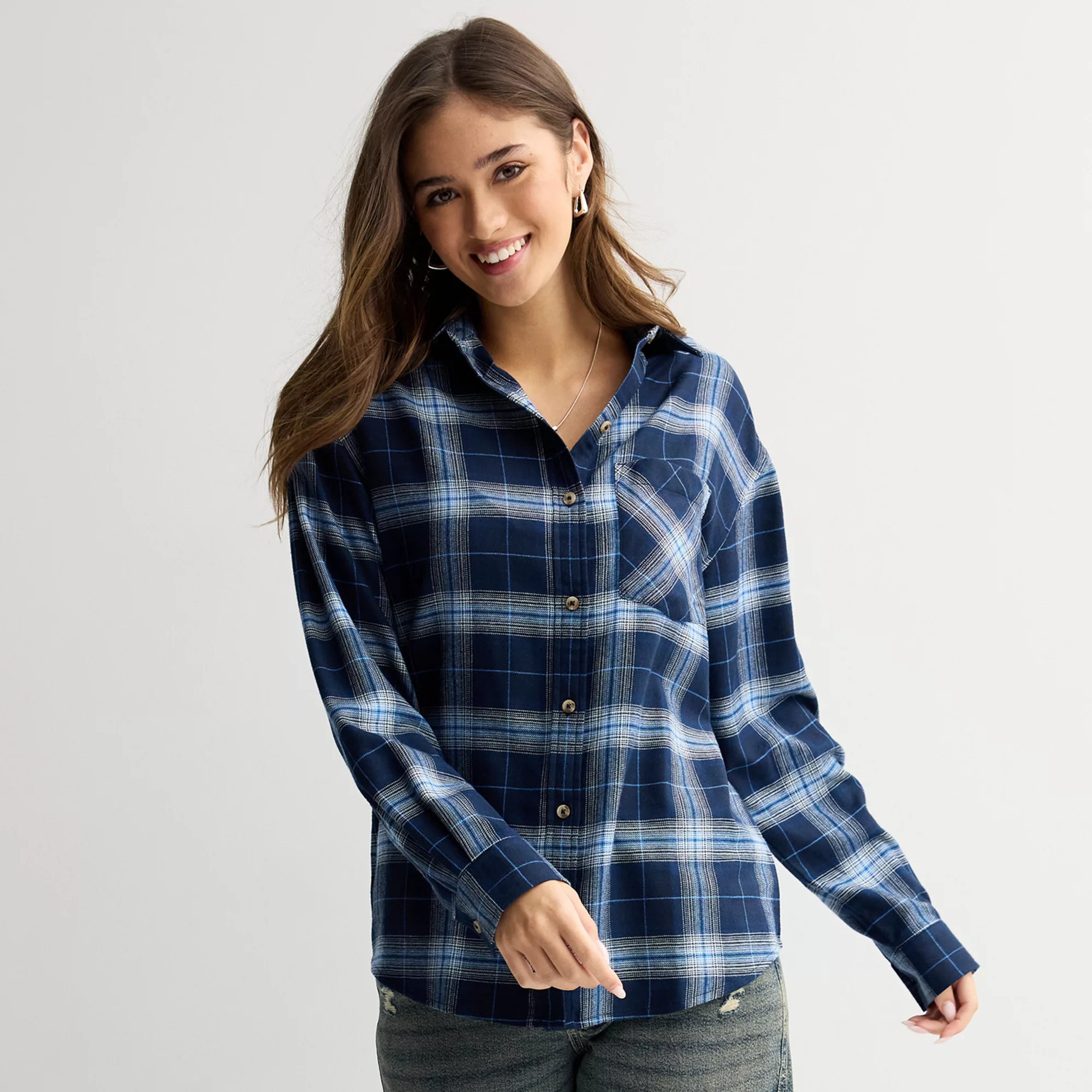 Juniors' SO® Boyfriend Button-Front Flannel Shirt | Kohl's