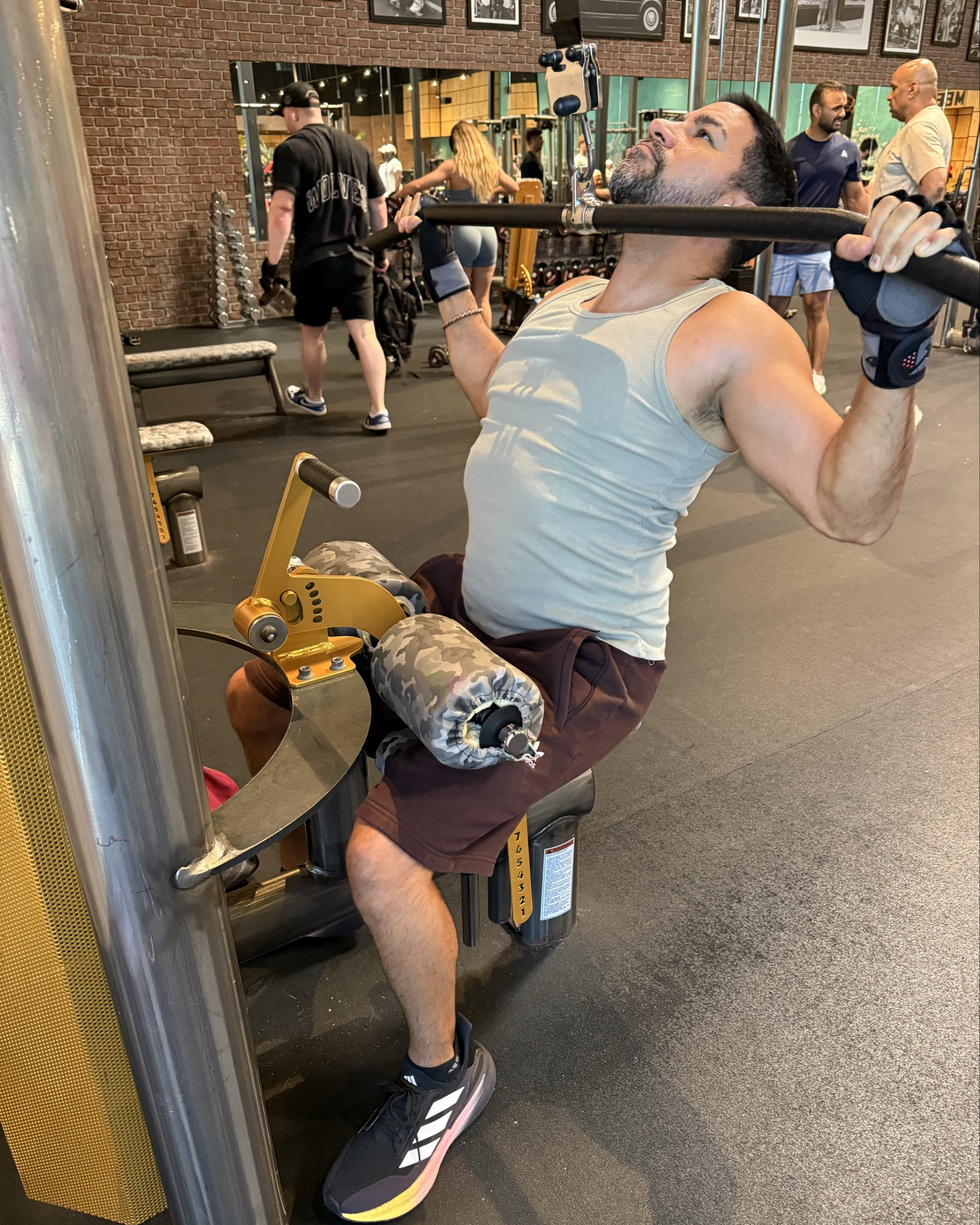 Back day therapy! Building a stronger back and mind. What's your go-to back exercise? 

#LTKfit #StrengthTraining #BackDay #WorkoutMotivation #FitnessJourney #GymLife #UpperBodyWorkout

#LTKOver40 #LTKMens #LTKActive