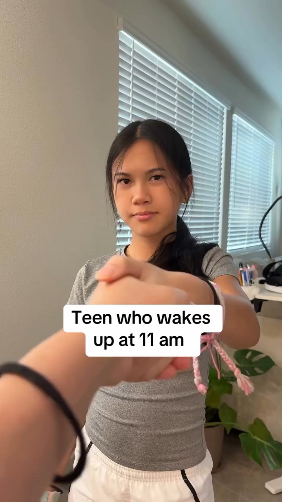 Opposite schedules 🤣

•
#girlmoms #momofteens #millenialmom #sacramentomoms