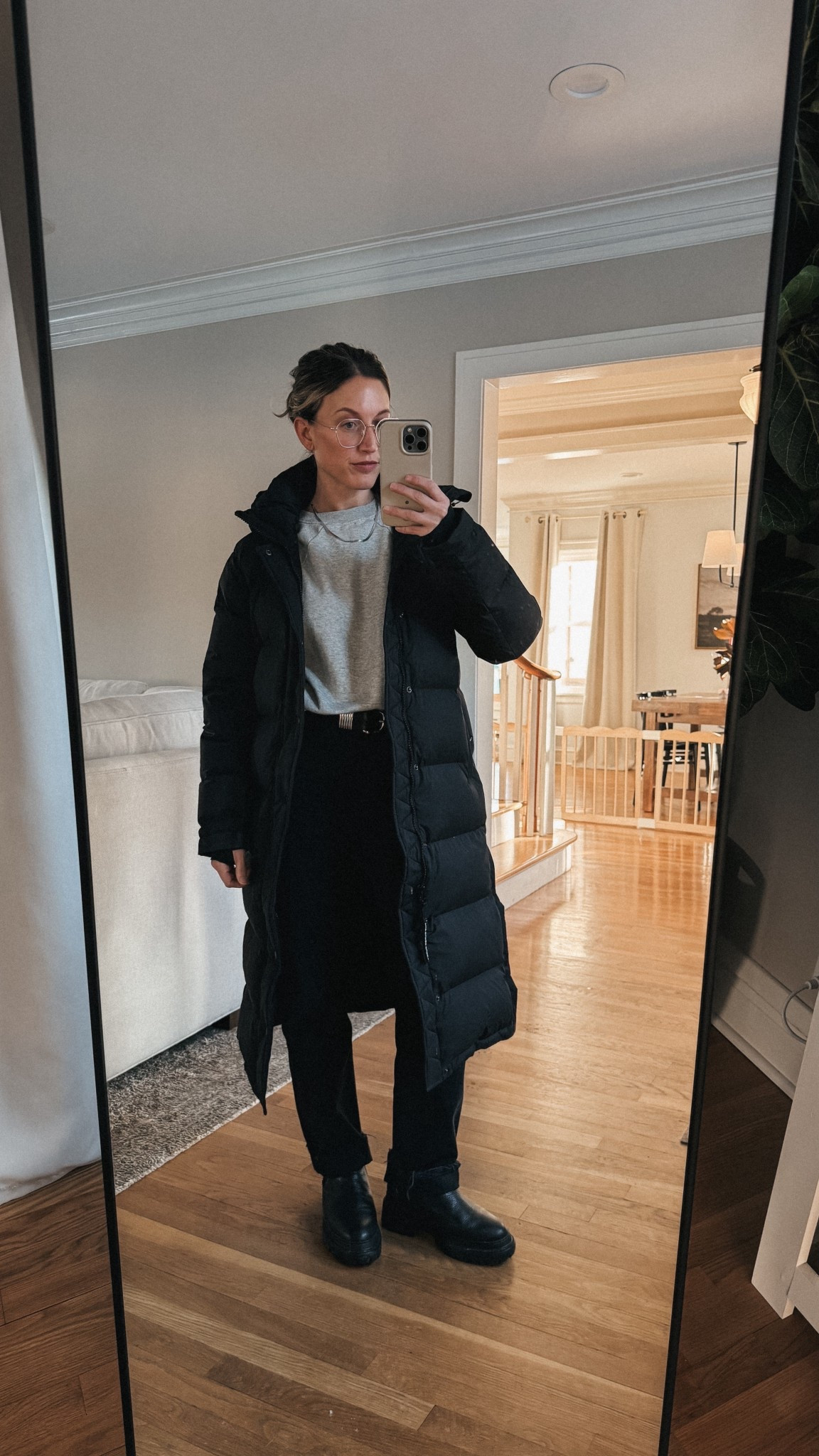 Look of the Day // 1.22

Gap sweatshirt, XS, TTS. Aritzia coat, XS, TTS. Agolde denim, 24, I took my smaller size. Madewell belt, sold out; similar linked. Maguire boots, message me for link! Similar earrings linked  

#LTKmomlife #LTKootd #LTKPetite