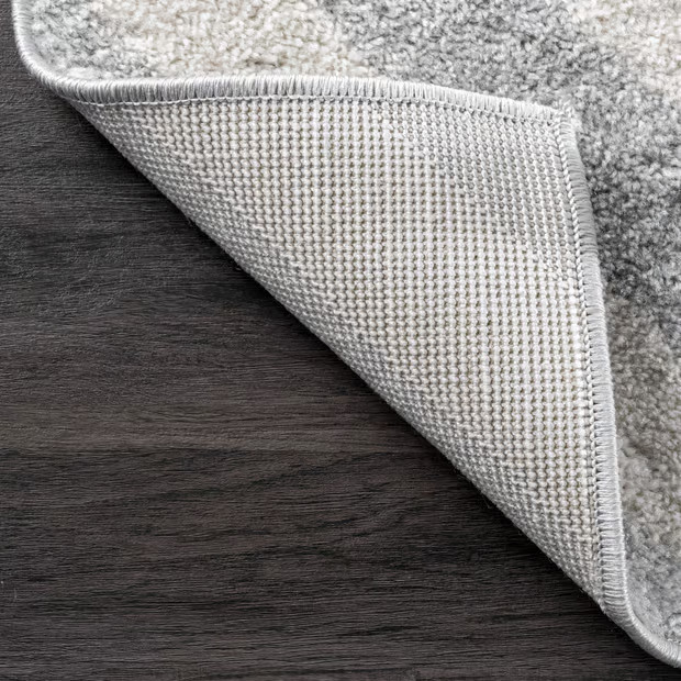 Light Gray Chevron Stripes 4' x 6' Area Rug | Rugs USA