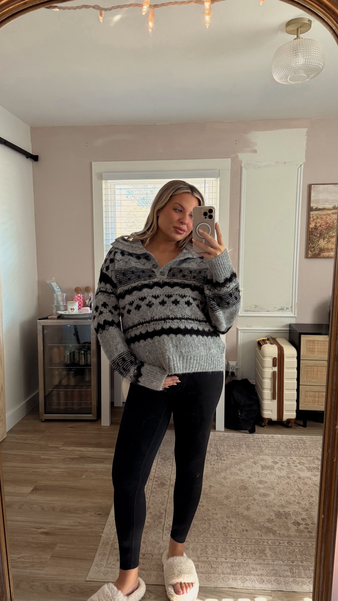 Linked similar sweaters can’t seem to find online! 