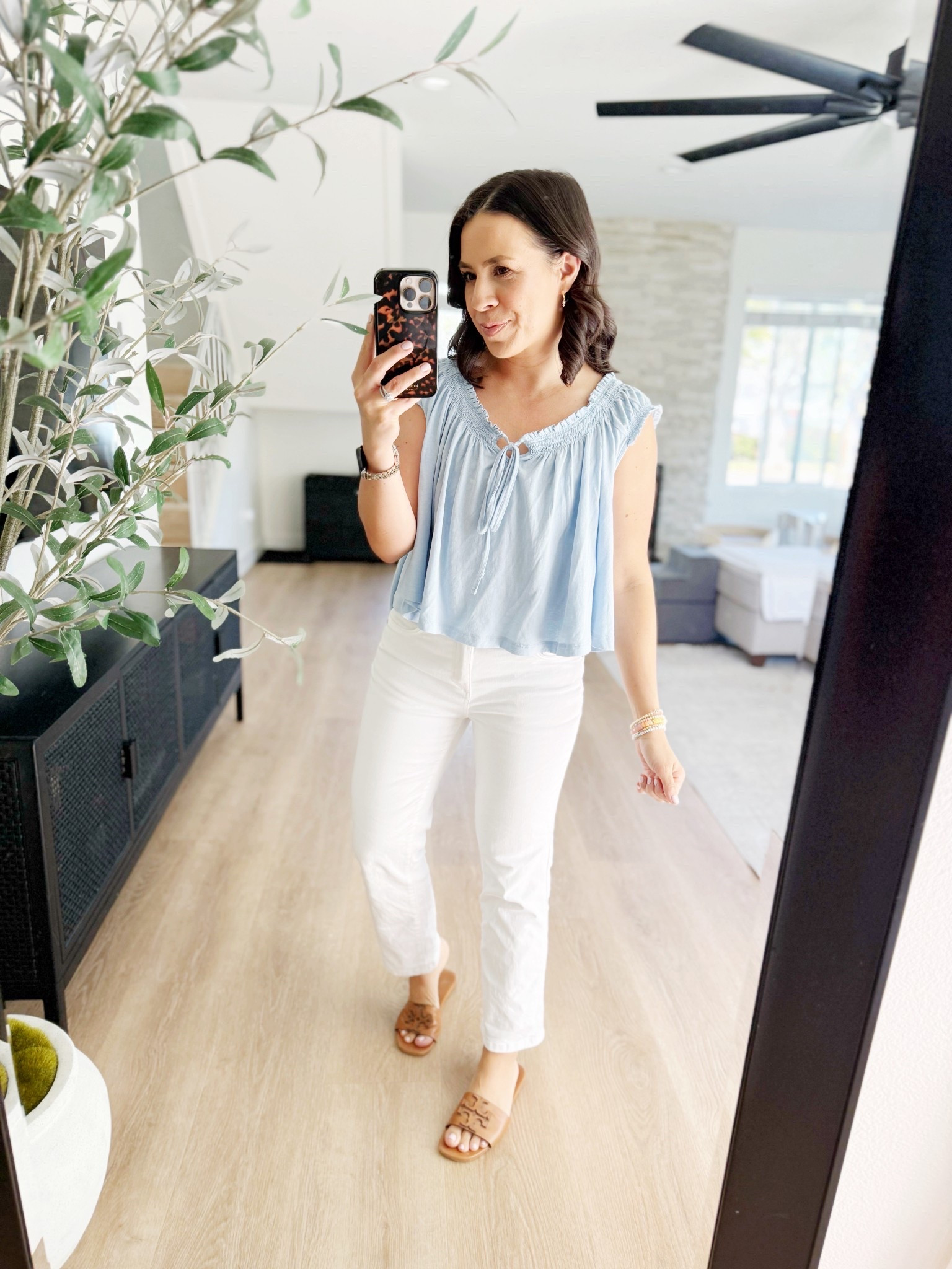 ootd 4.1.26

Top - small tts
Jeans - 2 petite (sized down)

#LTKSaleAlert #LTKOver40 #LTKootd