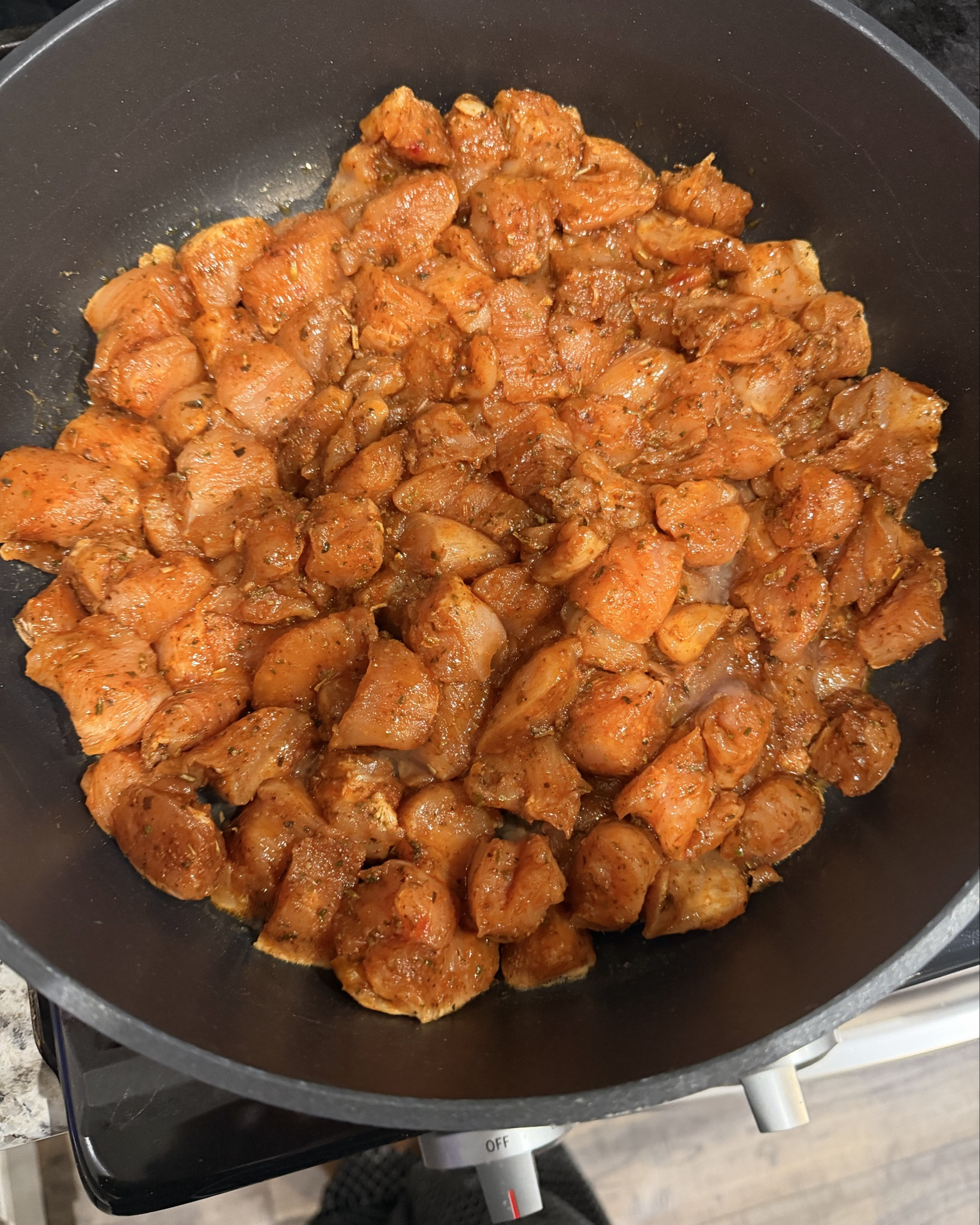🍗🍚 Lazy-Girl (but still healthy) Teriyaki Bowls

• Season & cook your chicken
• Throw it in a bowl and forget about it for a sec

• Same pan → fry your rice
• Add frozen veggies (I love these because… zero prep)

• Toss everything together
• Add G Hughes teriyaki sauce
• Mix mix mix

🥡 Split into containers and boom—
You’ve got quick, healthy meals ready to go.


#LTKselfcare #LTKdayinmylife #LTKfoodie