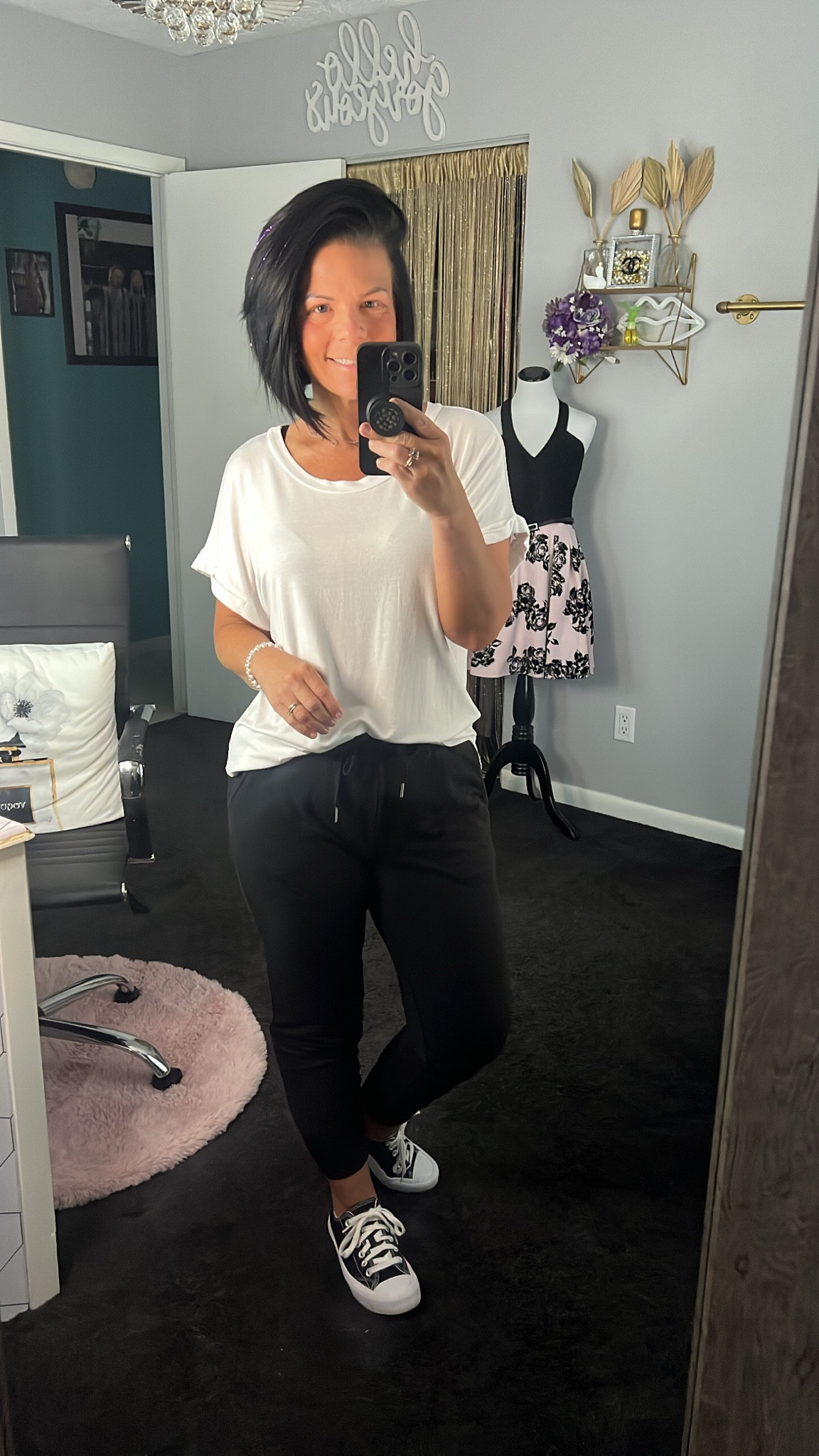 A first class travel fit! Incredibly comfortable. Travel wear. Casual outfit. Comfortable outfit. Travel style. 
Top- Oversized -Size Small
Pants- Size Small

Make sure to follow me for more amazing budget friendly fashion. Comfy yet chic!

#LTKstyletip #LTKtravel #LTKFind