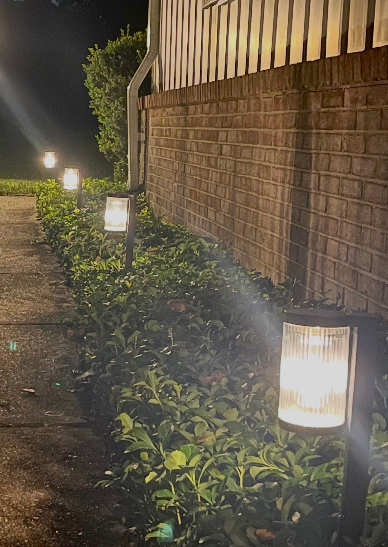 Solar outdoor lights ✨ Guys these are gorgeous !!!!!! Modern & sleek, they comes with 6 lights & 2 different length options. I am in loveeee 

#LTKStyleTip #LTKHome #LTKSeasonal