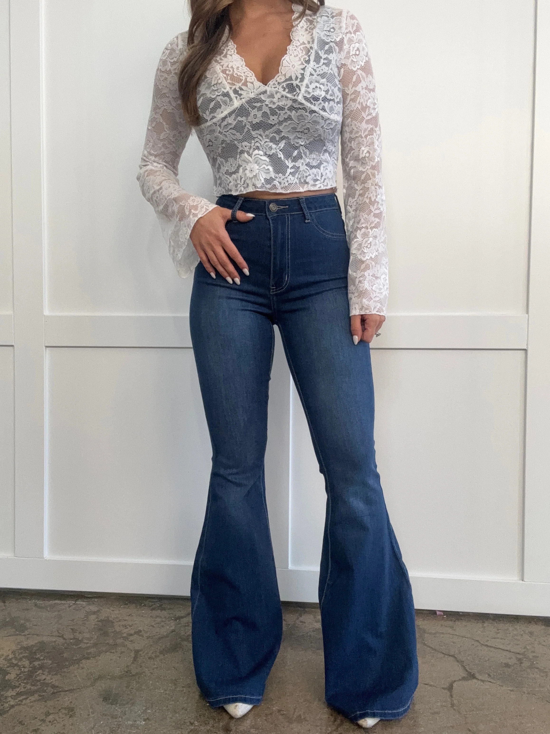 Fiona High Waisted Bell Bottom Flare Jeans - JCJQ Medium Wash | Willow Boutique