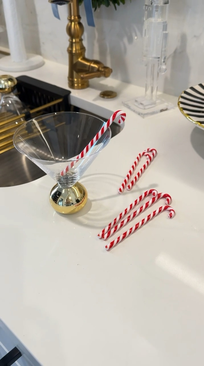 These candy cane stir sticks are so cute and perfect for any holiday party! 

Modern Locke, holiday, holiday home, hosting, modern home, drink-ware,

#LTKFindsUnder50 #LTKHome #LTKHoliday