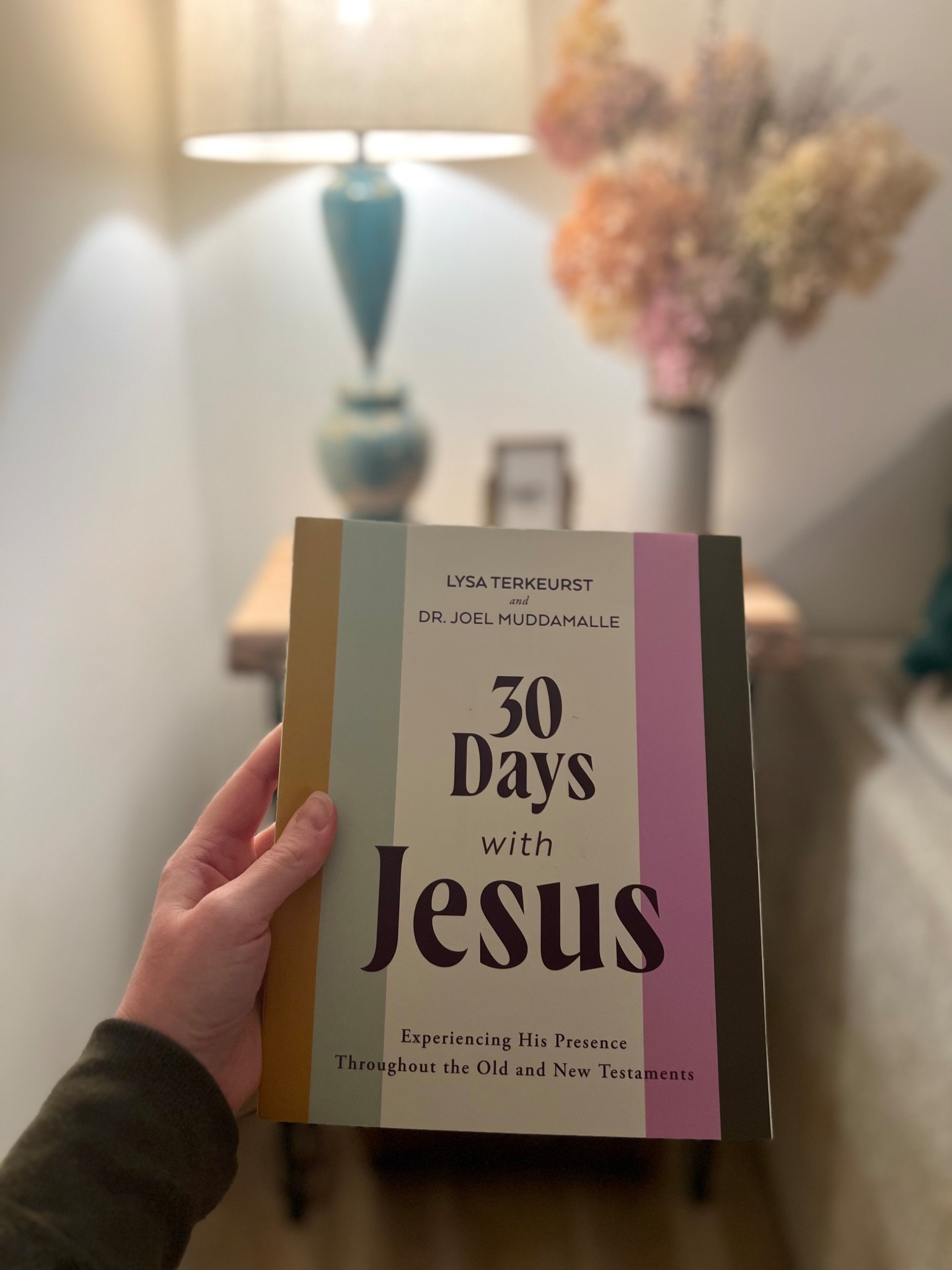 Grabbed this book to go along with my faith journal. Linked both of them, but the book is hugely discounted rn on Amazon! 

Bible Study, Devotional, Jesus, the Reason for the Season 

#LTKCyberWeek #LTKmorningroutine