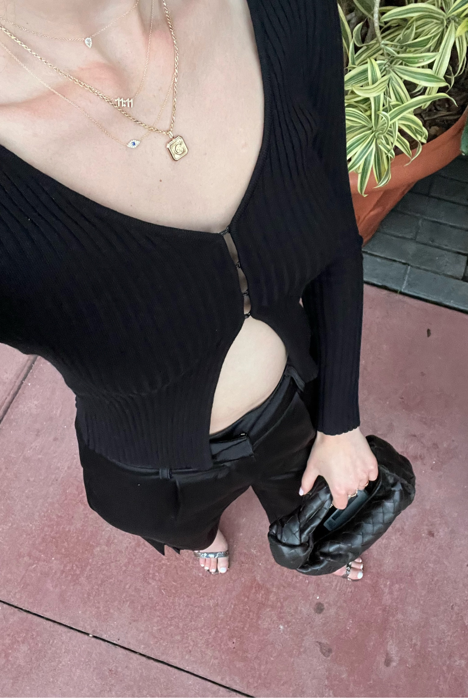 This knit top is so cute 🖤 sold out in black but I’m obsessed with the white!

Spring outfit, black pants, silk cargos, gold jewelry, bottega bag, date night outfit


#LTKFind #LTKfit #LTKitbag