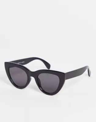 Monki rounded cat eye sunglasses in black | ASOS (Global)