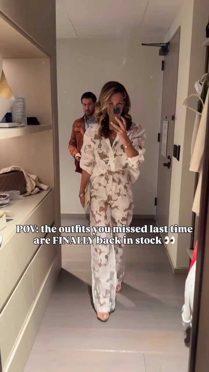 They’re back!!!! But I have a feeling they will sell out fast again! All run tts, code Jenna12

#LTKdayinmylife #LTKOver40 #LTKSeasonal