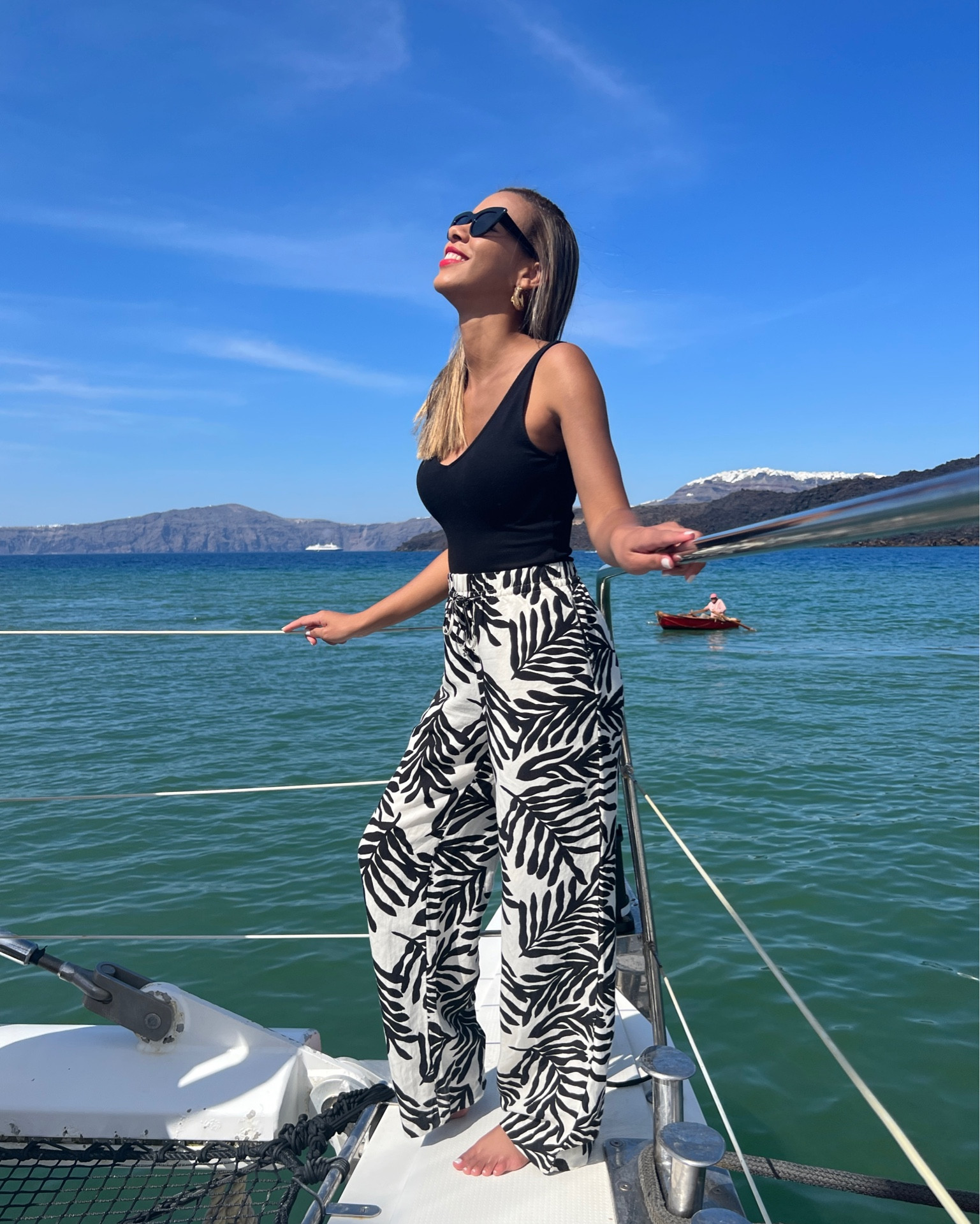 📍Santorini, Greece

Top: Forever21 (size XS)/
Pants: H&M (size XS)/
Earrings: Zara 1856/233/
Sunglasses: ASOS/
Shoes: DSW Franco Sarto

#LTKfindsunder50 #LTKshoecrush

#LTKTravel